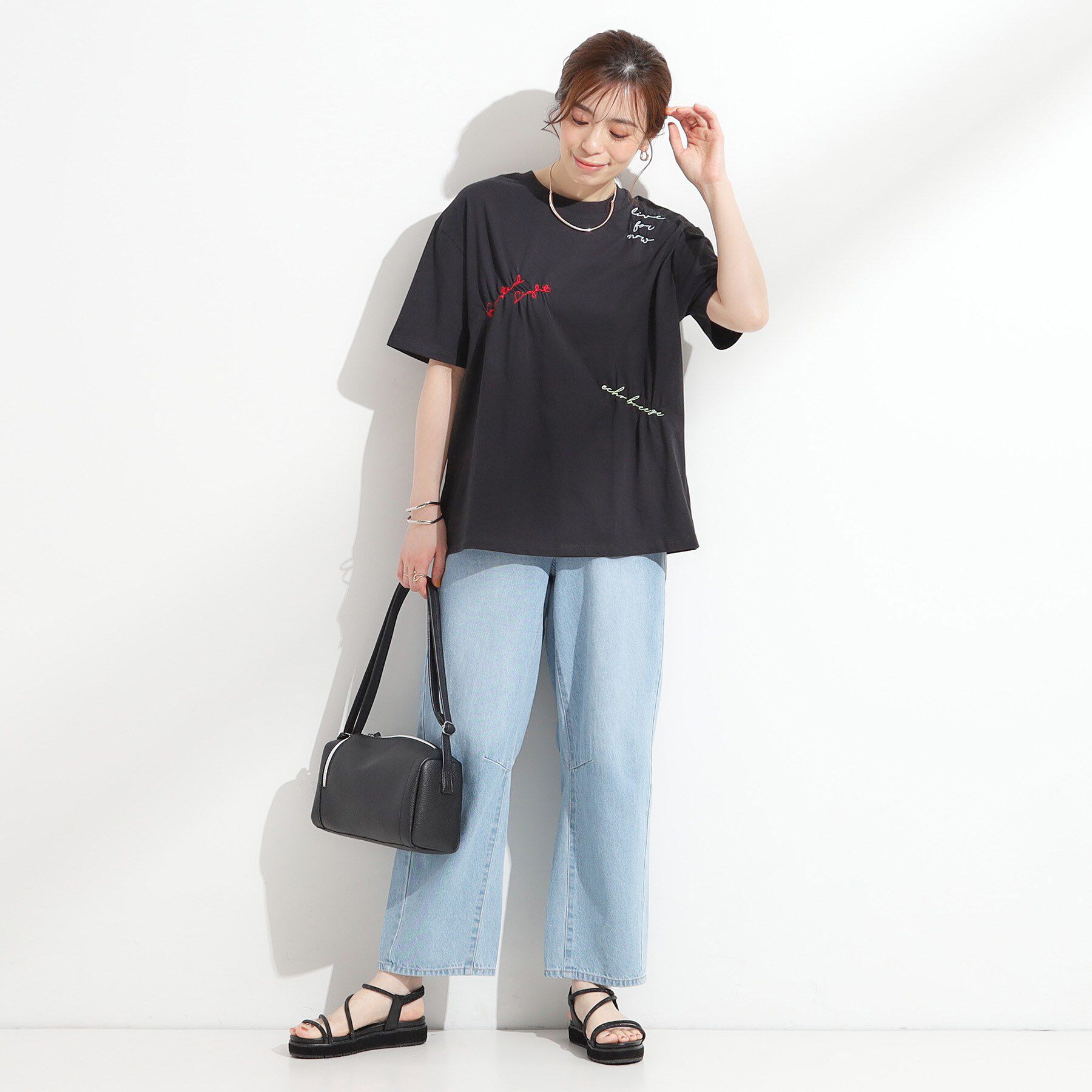 SHOO･LA･RUE「【ひんやり】大人のカジュアルスタイルに レタリング刺繍Tシャツ」|Tシャツ・カットソー|