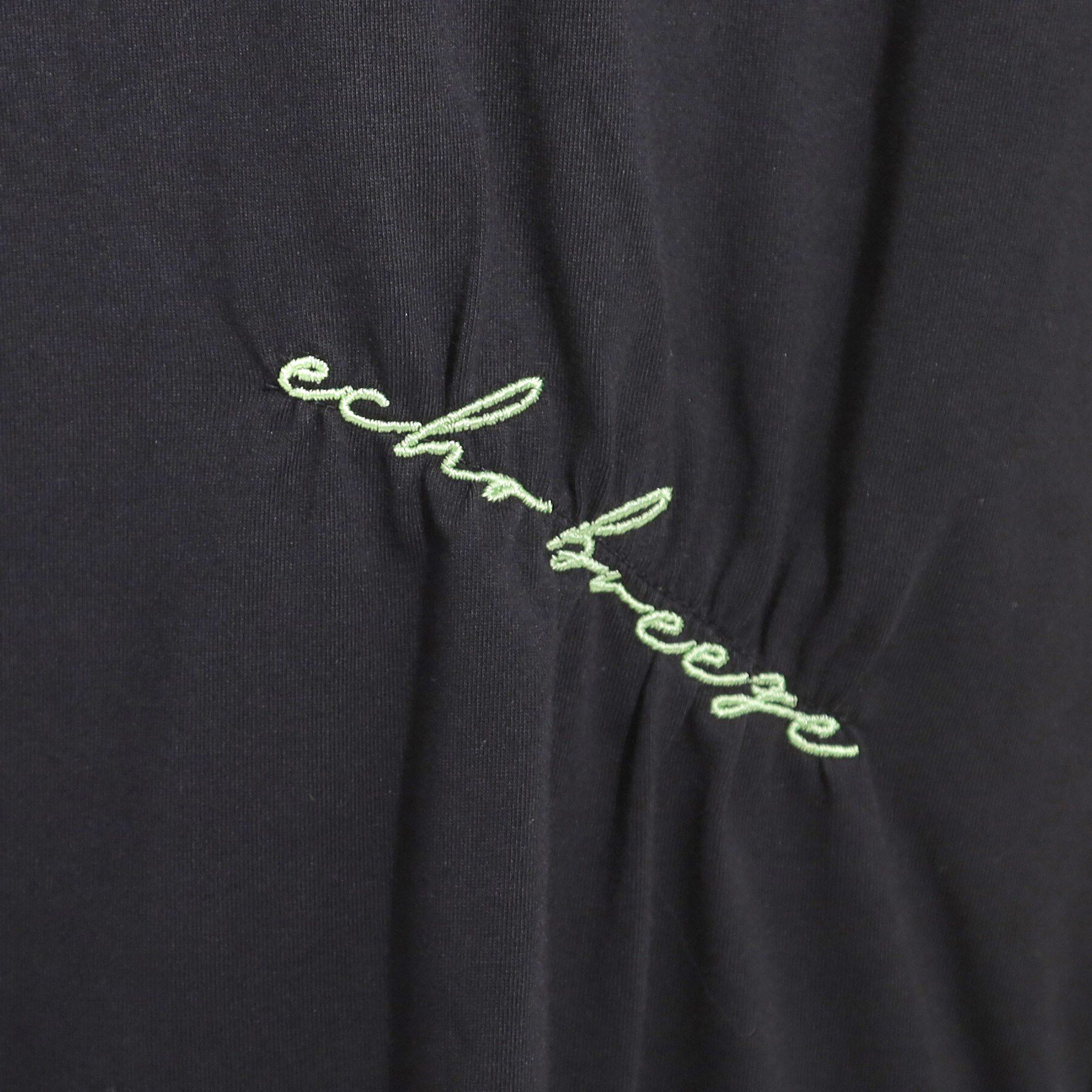 SHOO･LA･RUE「【ひんやり】大人のカジュアルスタイルに レタリング刺繍Tシャツ」|Tシャツ・カットソー|