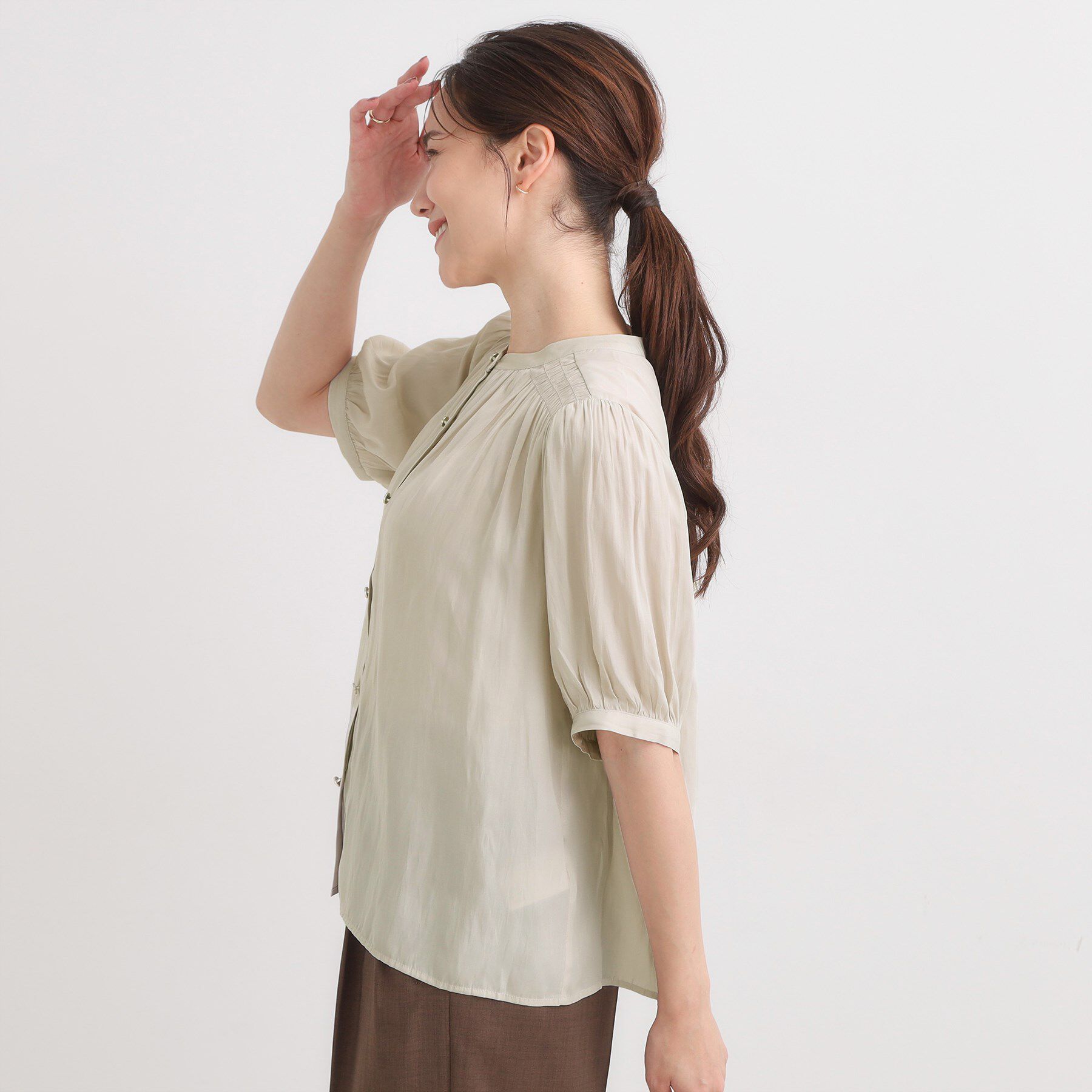 SHOO･LA･RUE「【洗える/S-LL】お仕事にもデイリーにも サテン5分袖ブラウス」|シャツ・ブラウス|