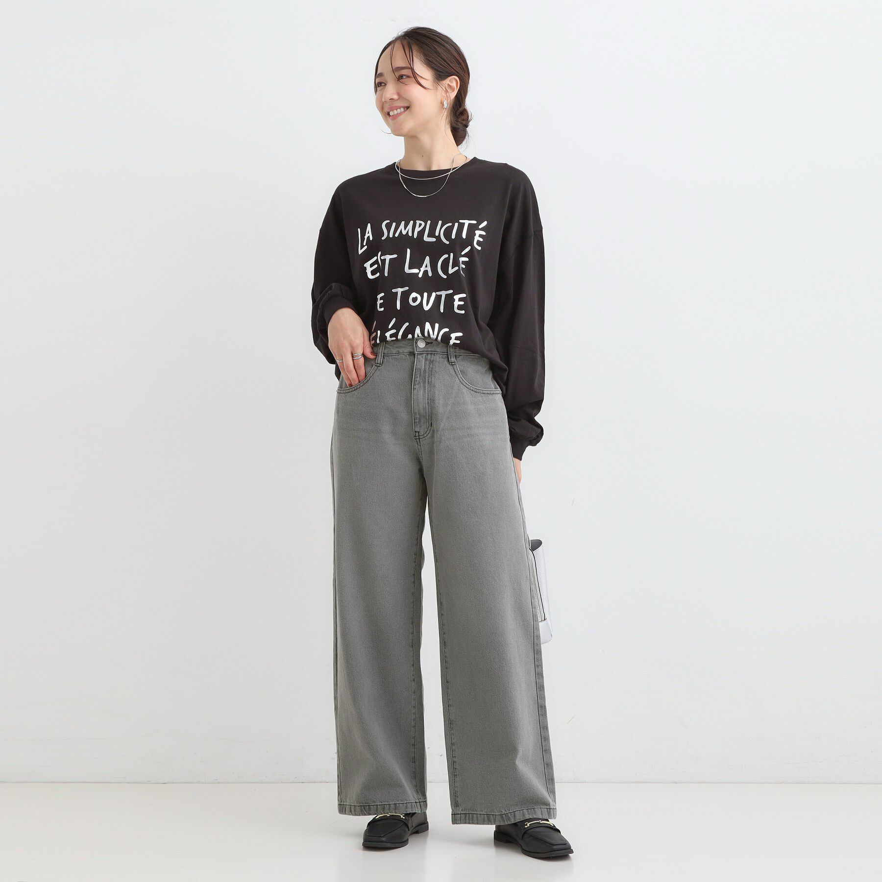 SHOO･LA･RUE「【S-LL】脚のラインを拾いにくい デニムワイドパンツ」|デニム|