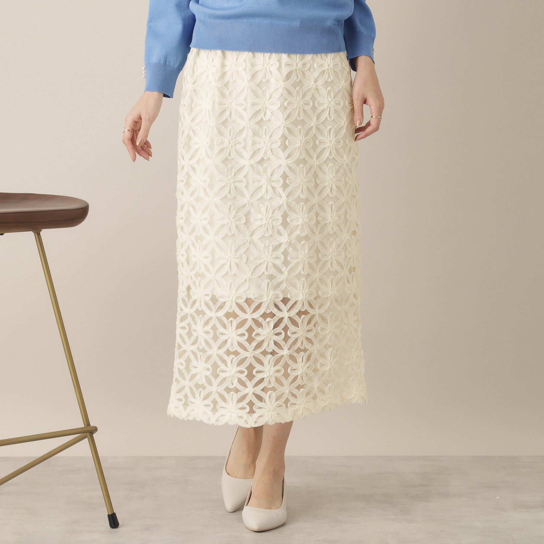 ITS&rsquo;DEMO「【手洗い可／ウエスト総ゴム】花チュールタイトスカート」|スカート|オフホワイト(003