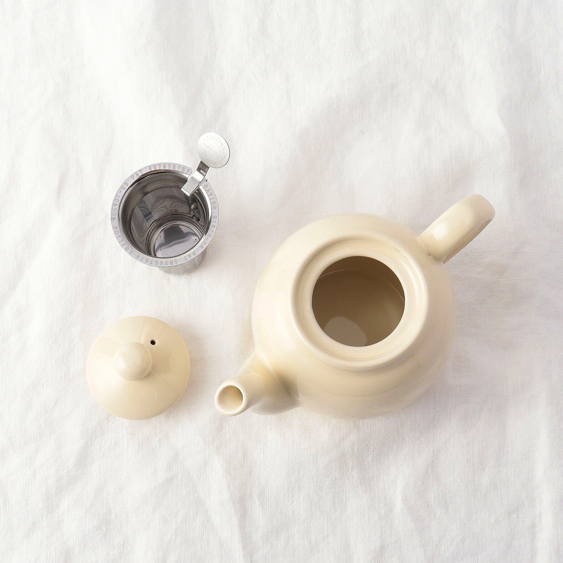 212 KITCHEN STORE「ファームハウス ティーポット アイボリー ２カップ＜London Pottery ロンドンポタリー＞」|食器・キッチングッズ|