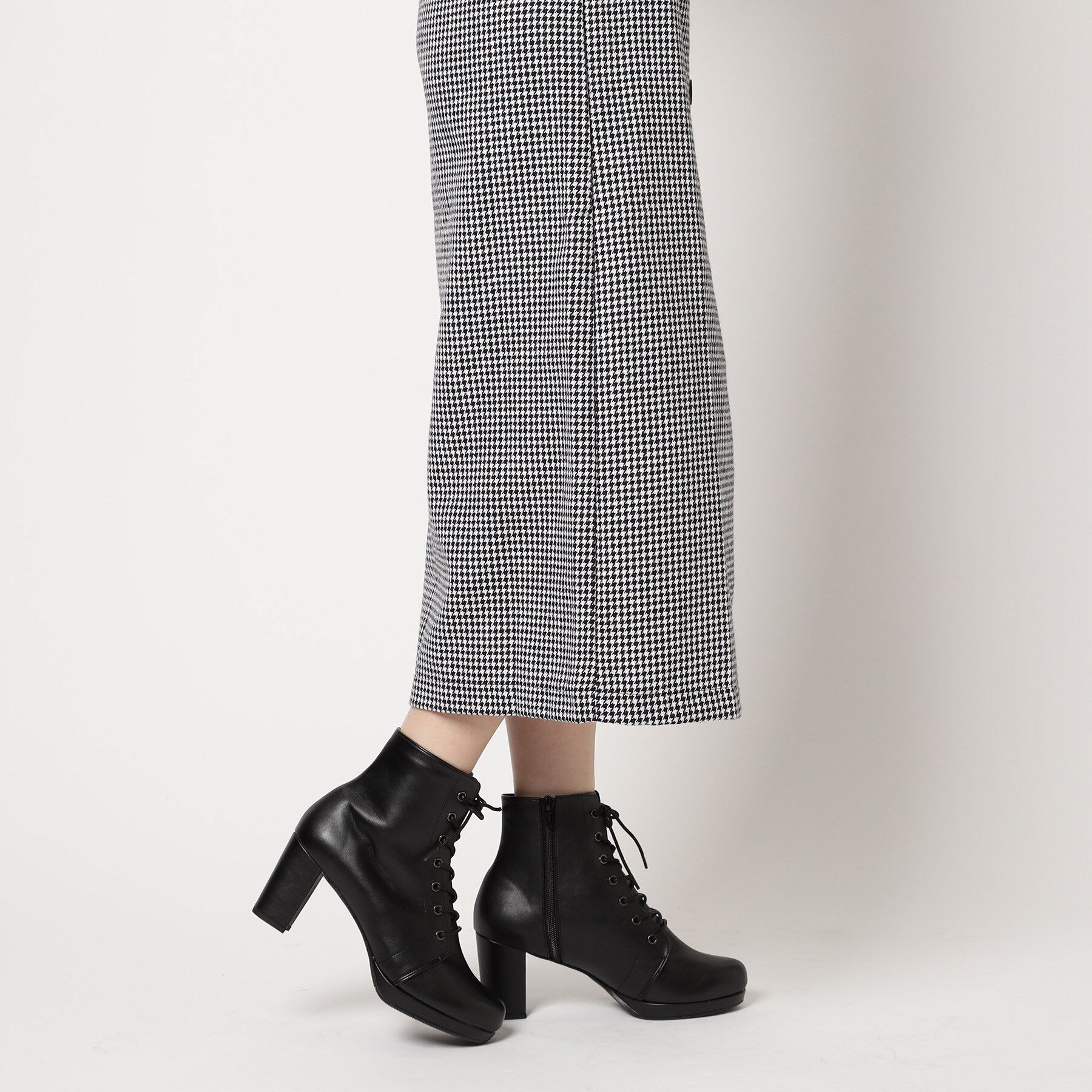 ESPERANZA「アーモンドトゥレースアップ厚底ショートブーツ」|ショートブーツ|