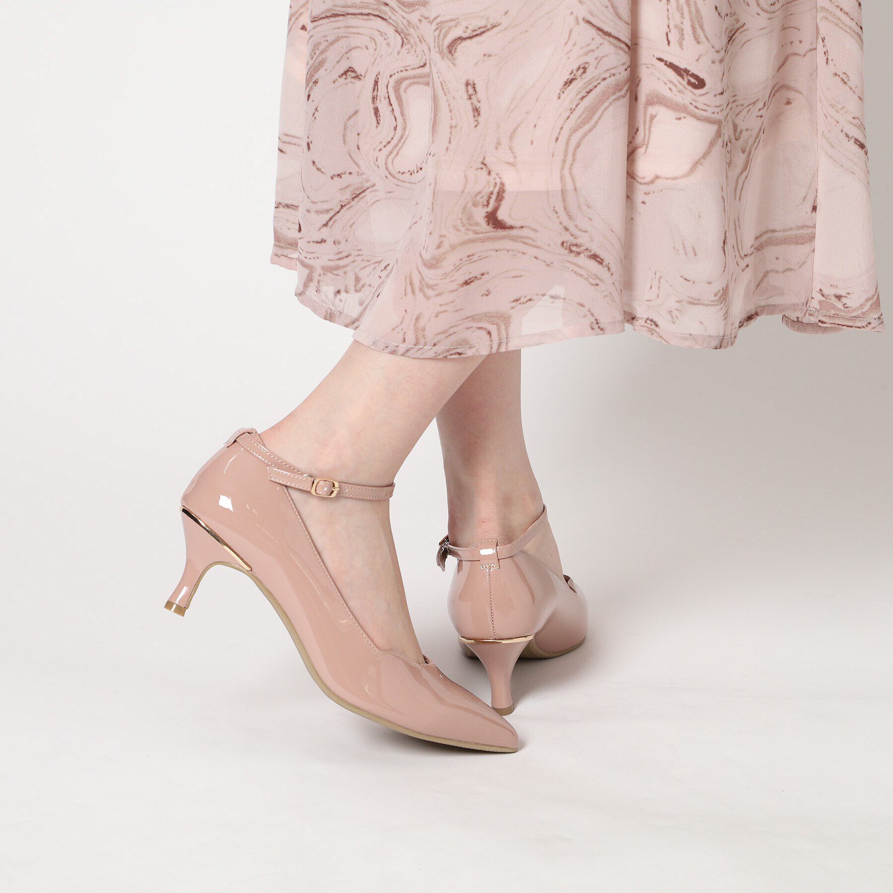 ESPERANZA「スカラップストラップミドルヒールパンプス【ESPERANZA＿blanca】」|パンプス|