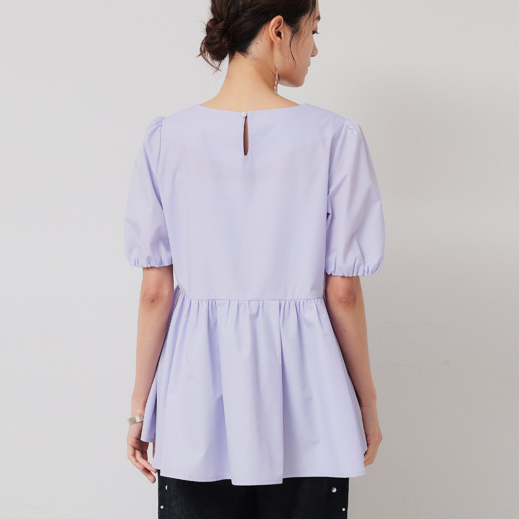 SunaUna「【接触冷感／ペプラム】コサージュ風ブラウス」|シャツ・ブラウス|