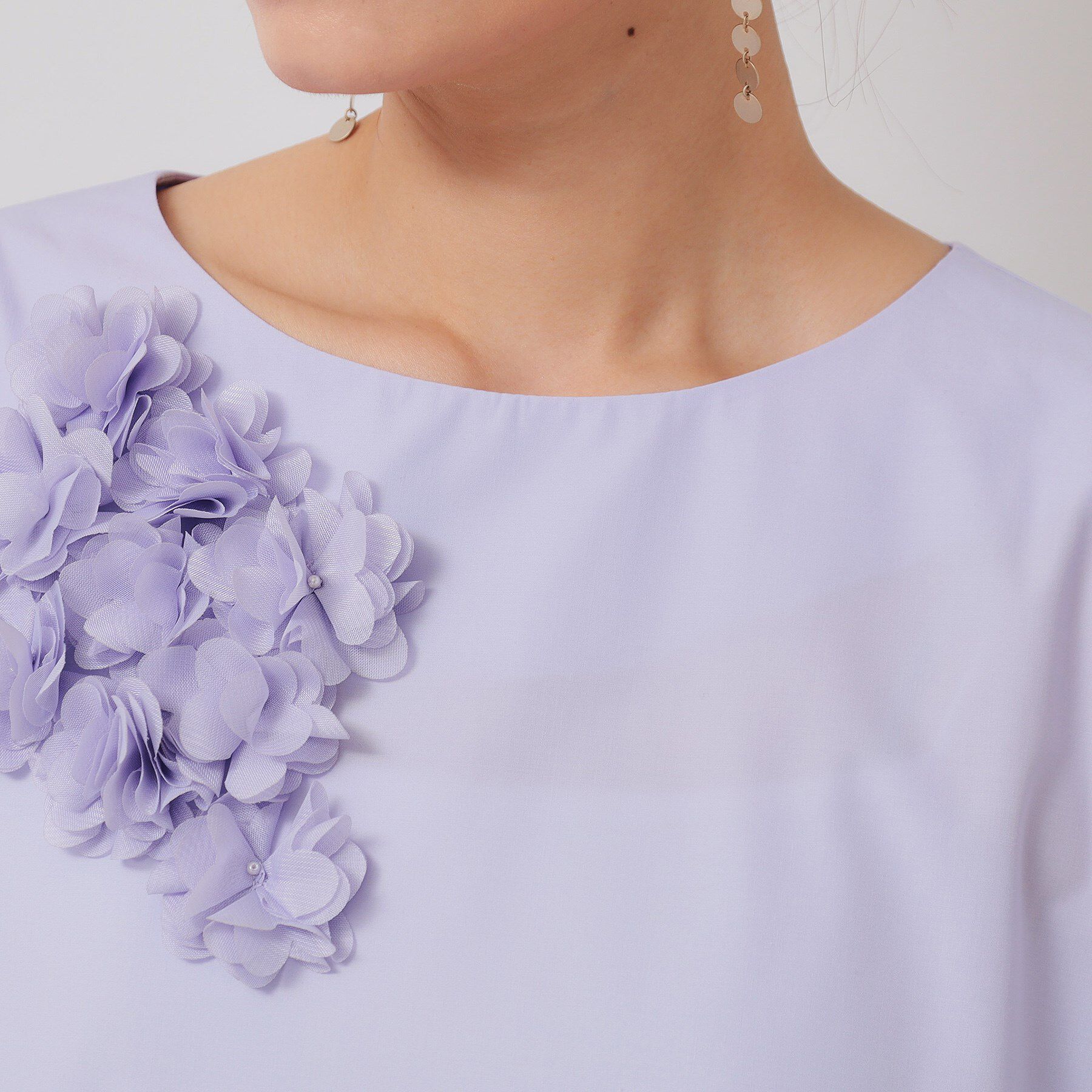 SunaUna「【接触冷感／ペプラム】コサージュ風ブラウス」|シャツ・ブラウス|