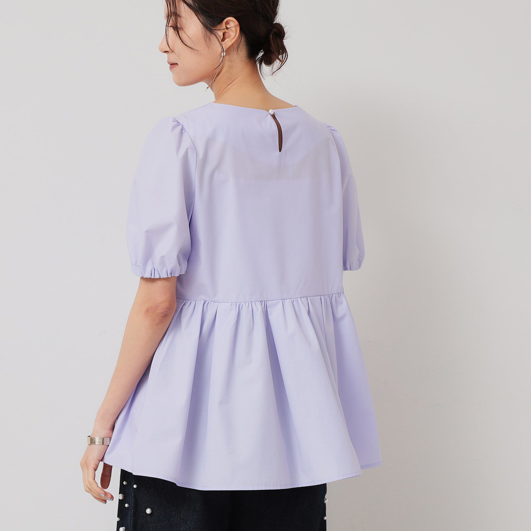 SunaUna「【接触冷感／ペプラム】コサージュ風ブラウス」|シャツ・ブラウス|