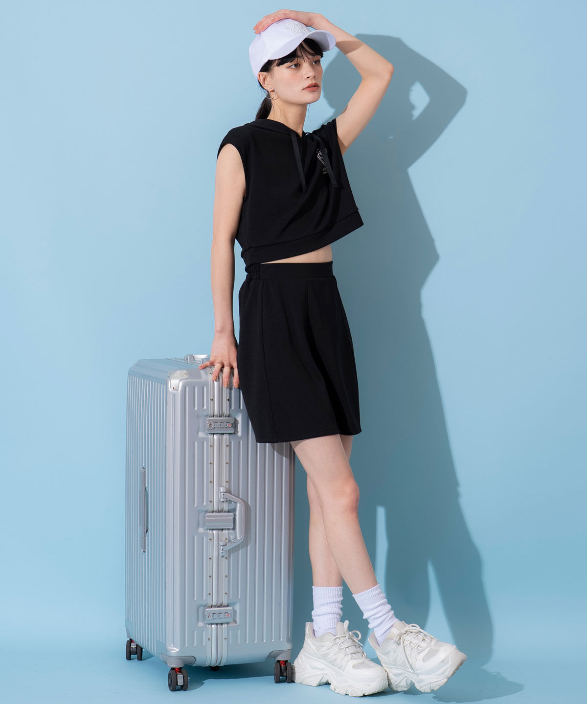 REDYAZEL「エンブレム刺繍フーディー&times;フレアスカートセットアップ」|ワンピース|