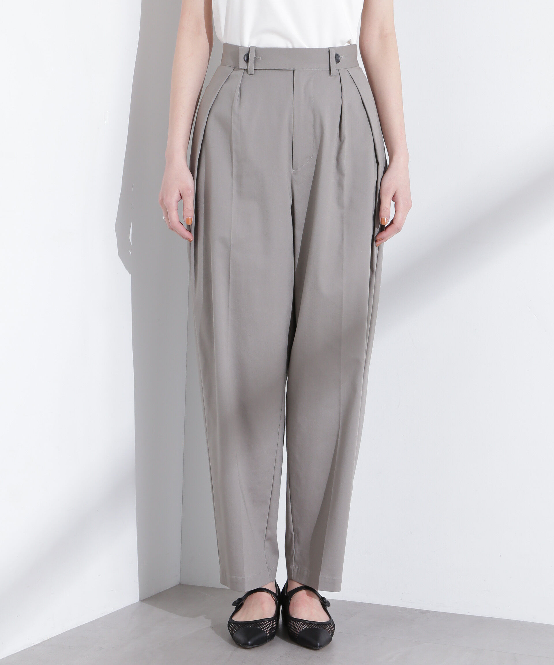 nano･universe「リネンストレッチタックコクーンパンツ」|チノ|