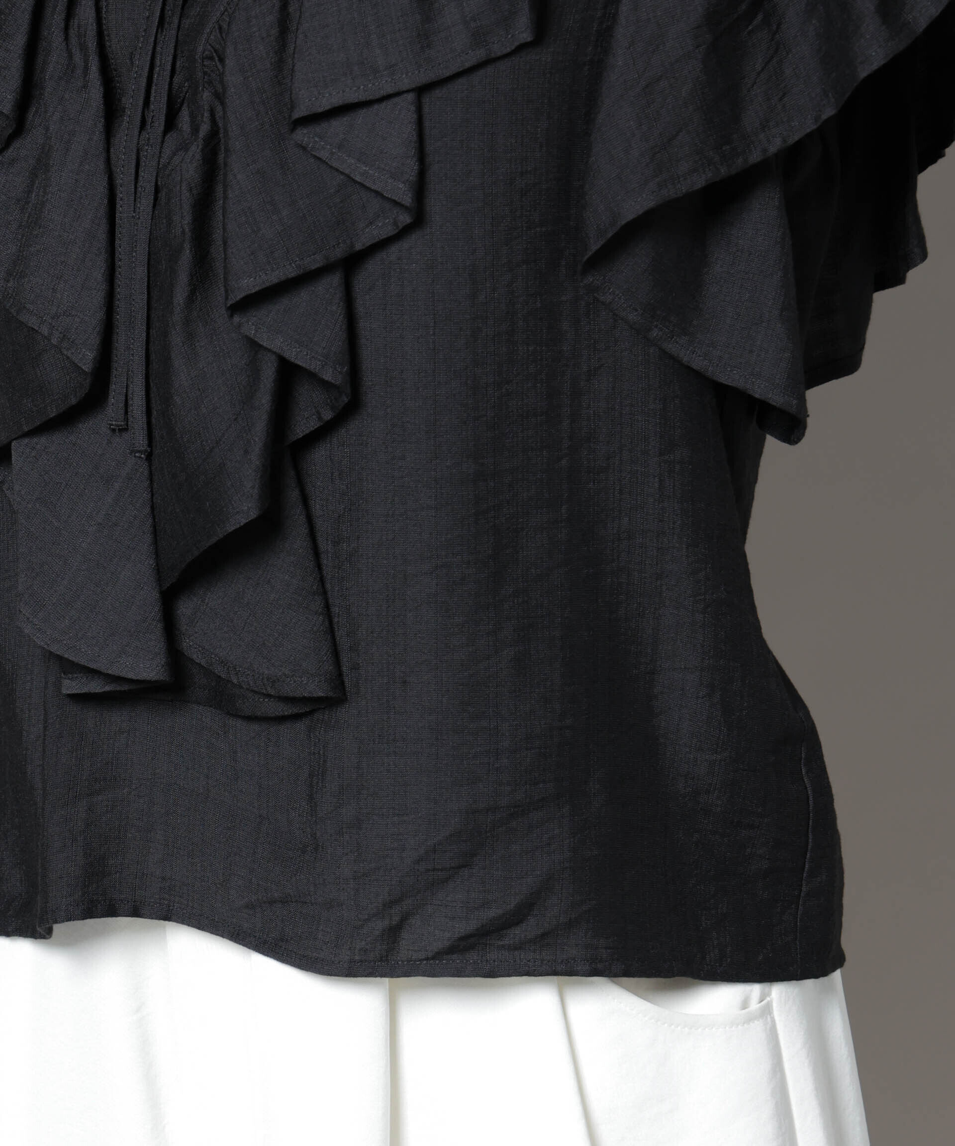 nano･universe「フリルディティールフロントレースアップブラウス」|シャツ・ブラウス|