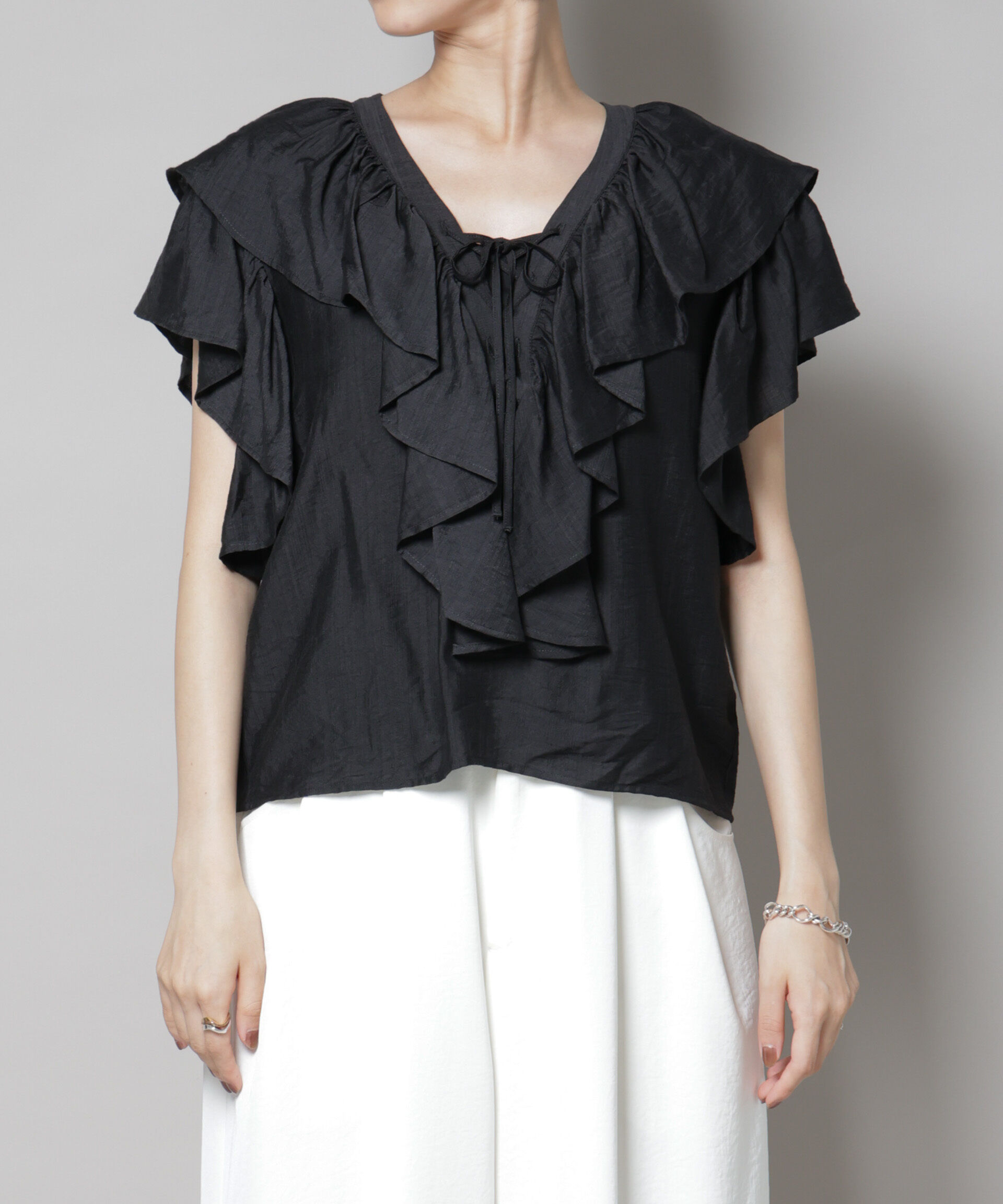 nano･universe「フリルディティールフロントレースアップブラウス」|シャツ・ブラウス|