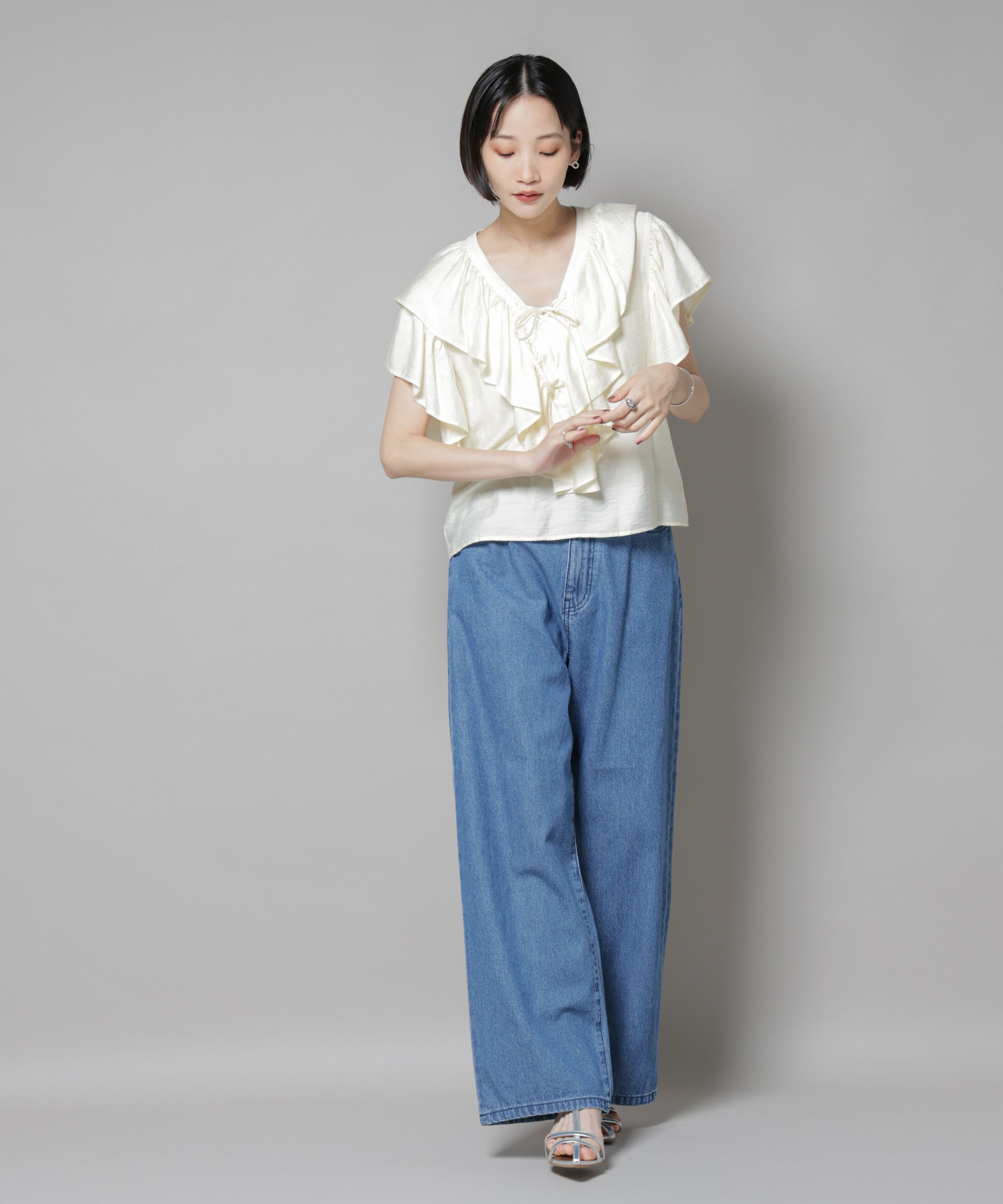 nano･universe「フリルディティールフロントレースアップブラウス」|シャツ・ブラウス|