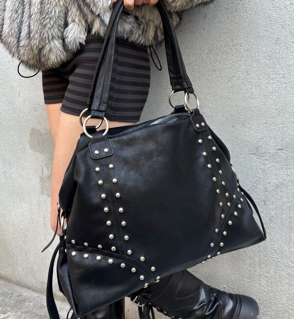  「【WEB限定】STUDDED FAUX LEATHER BOSTON BAG」|ボストンバッグ|ブラック