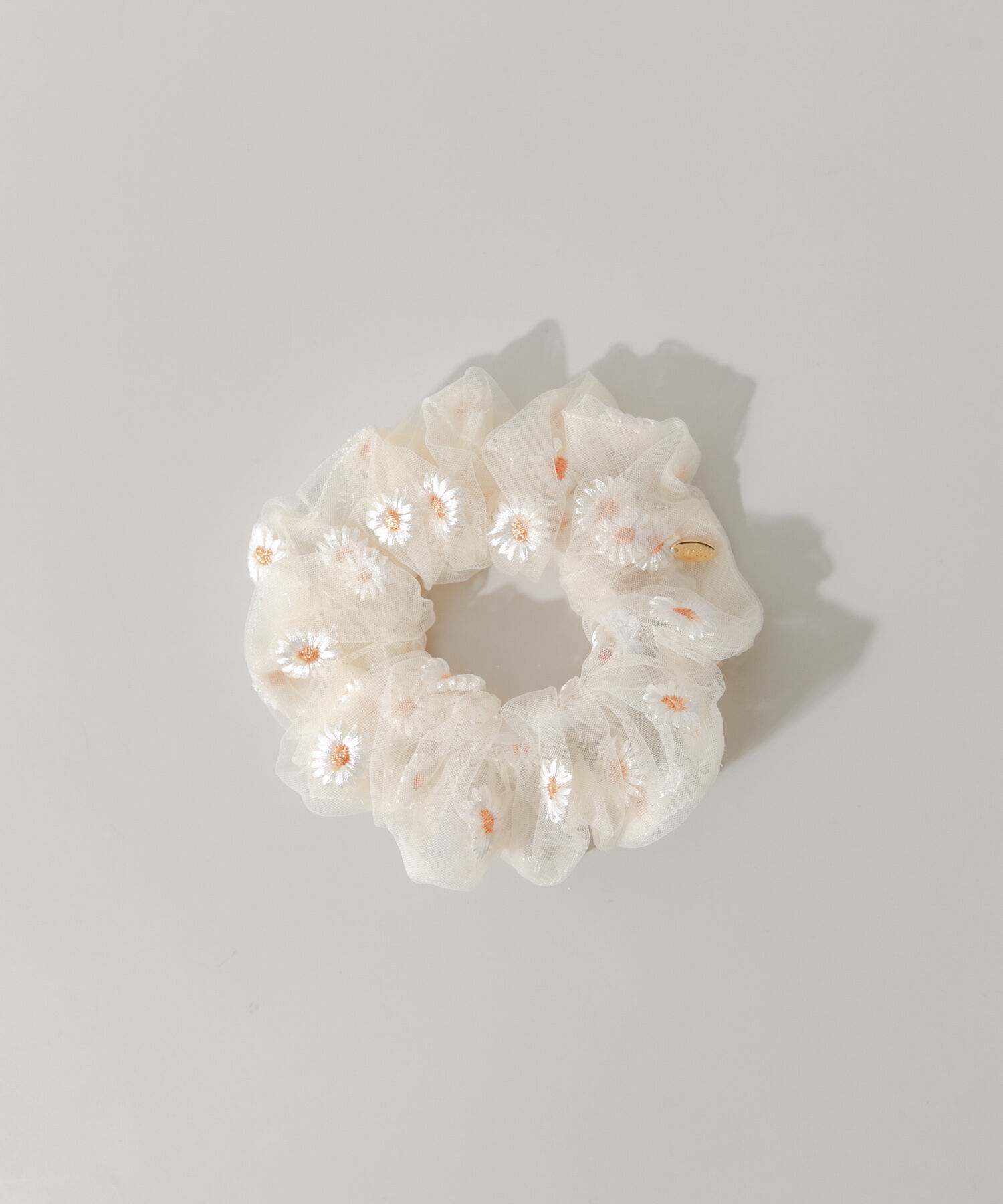 SMELLY「シアーフラワーシシュウシュシュ」|ヘアゴム・シュシュ|アイボリー