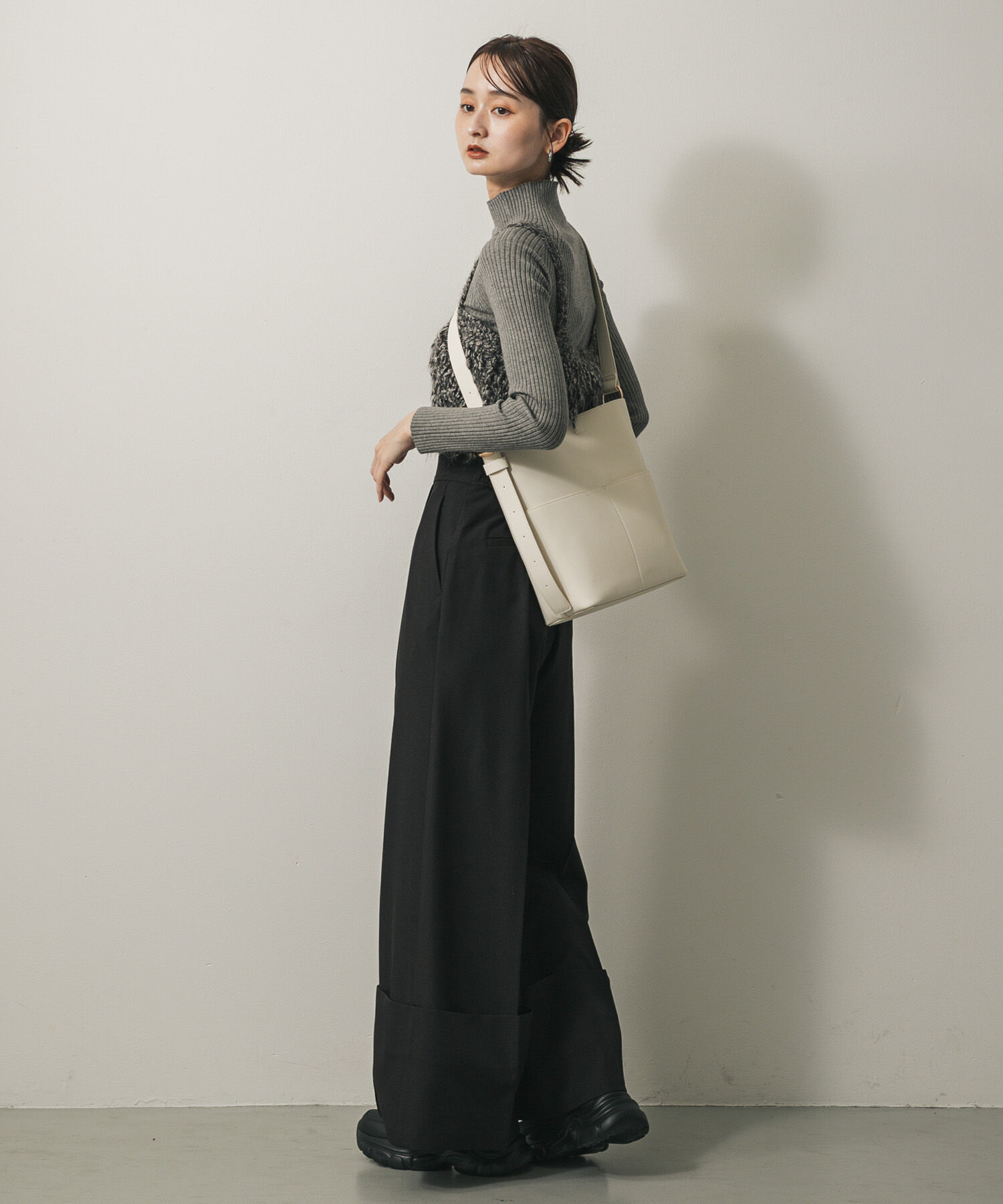 SENSE OF PLACE by URBAN RESEARCH「『防汚』アウトポケットショルダーバッグ」|ショルダー・メッセンジャー|