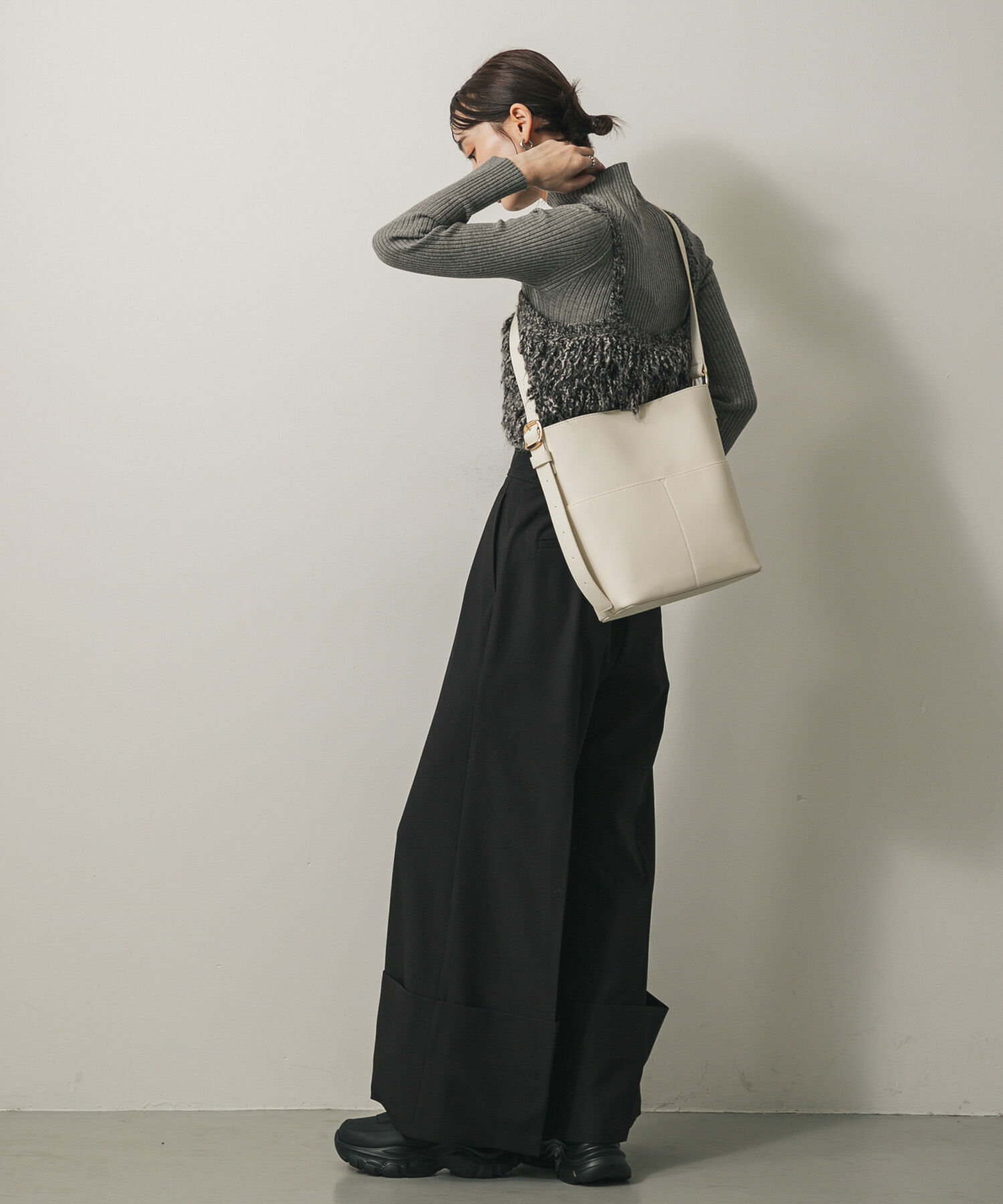 SENSE OF PLACE by URBAN RESEARCH「『防汚』アウトポケットショルダーバッグ」|ショルダー・メッセンジャー|