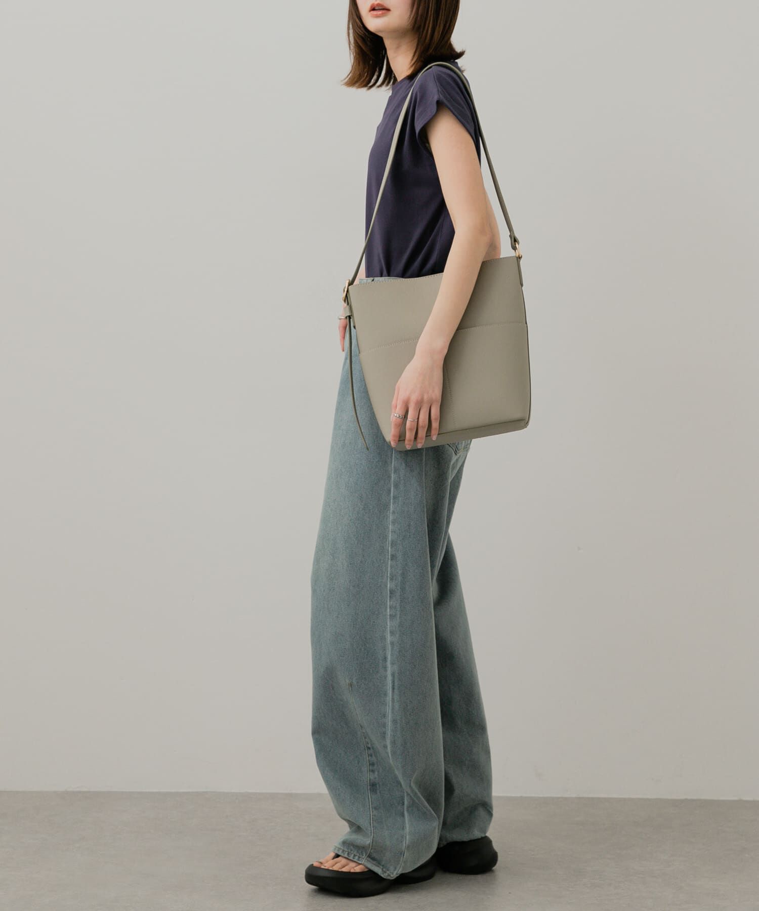 SENSE OF PLACE by URBAN RESEARCH「『防汚』アウトポケットショルダーバッグ」|ショルダー・メッセンジャー|