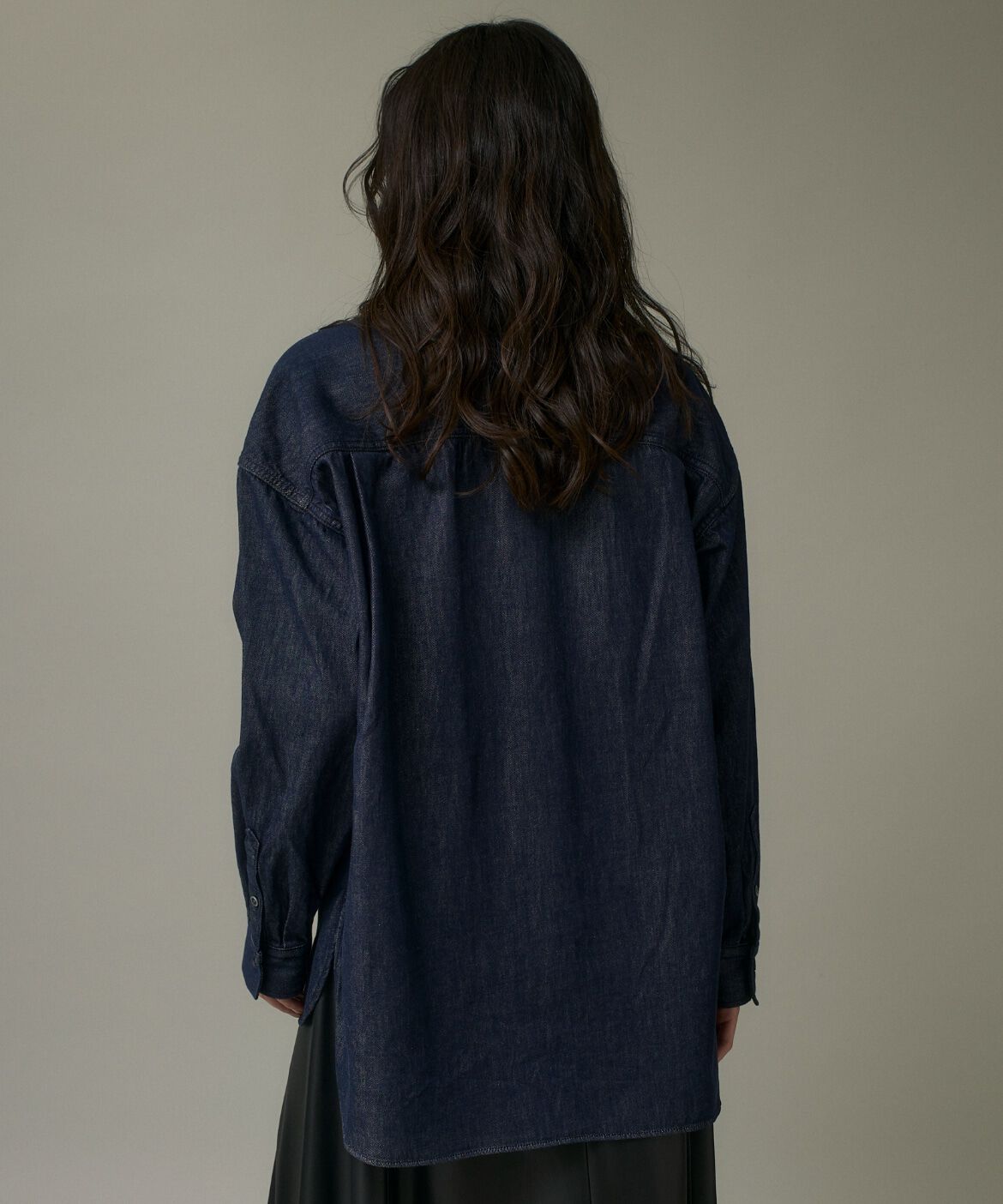 I.T.'S international「オーバーサイズ反応染デニムシャツ」|シャツ・ブラウス|