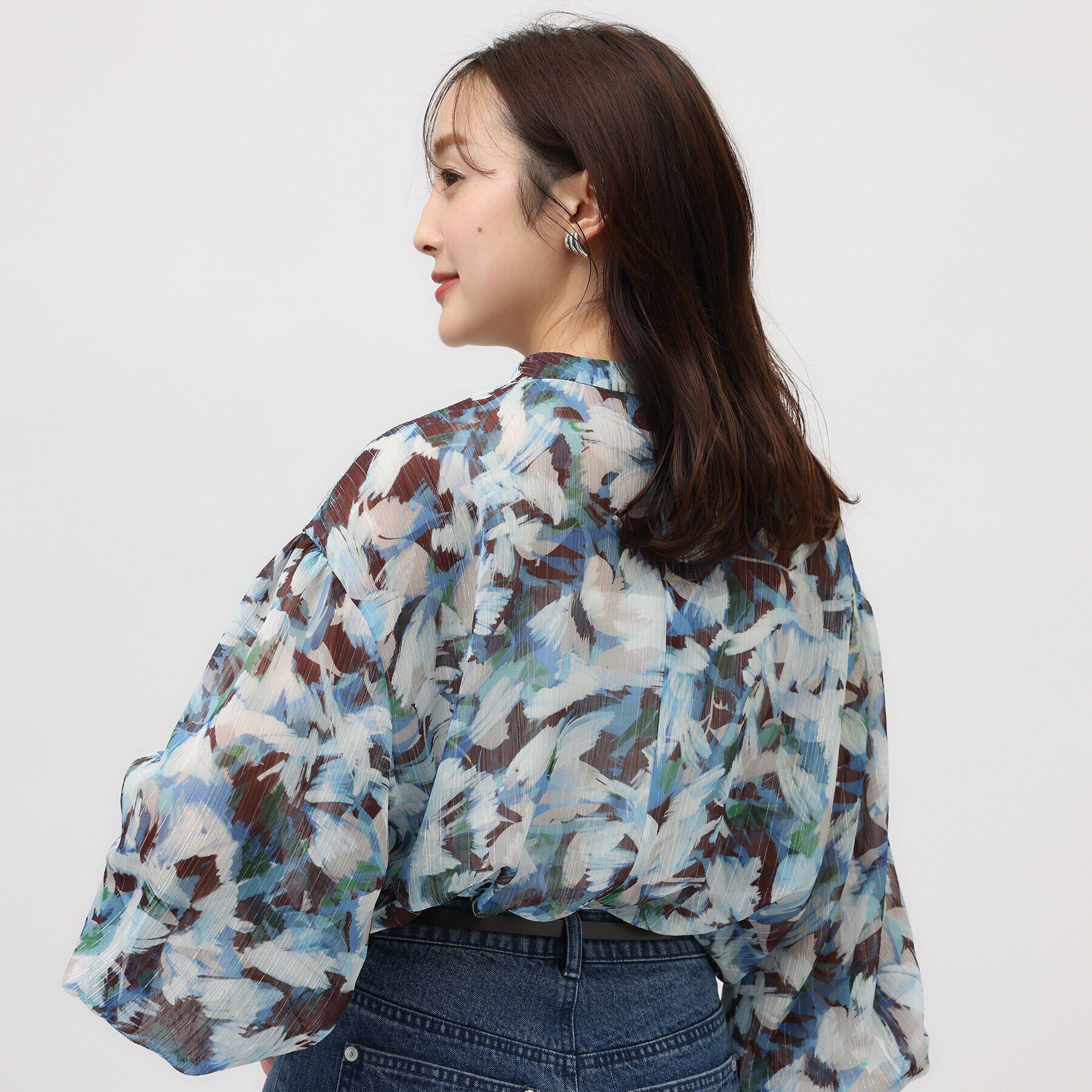 UNTITLED「【柄ブラウス/同素材ワンピースあり】楊柳ラメシフォン リーフプリントブラウス」|シャツ・ブラウス|