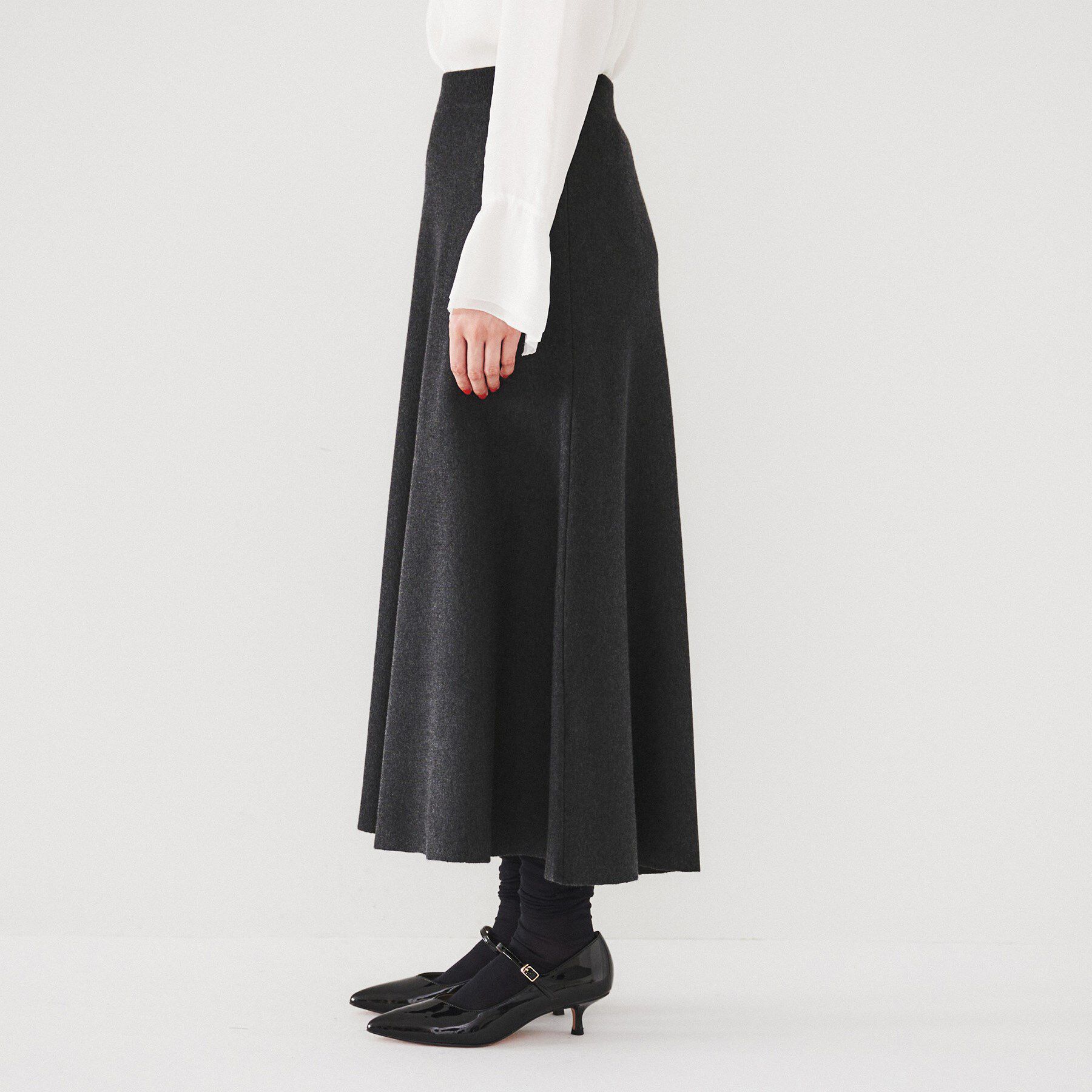 UNTITLED「【セットアップ可能/スウェットライク】セミフレアニットスカート」|スカート|