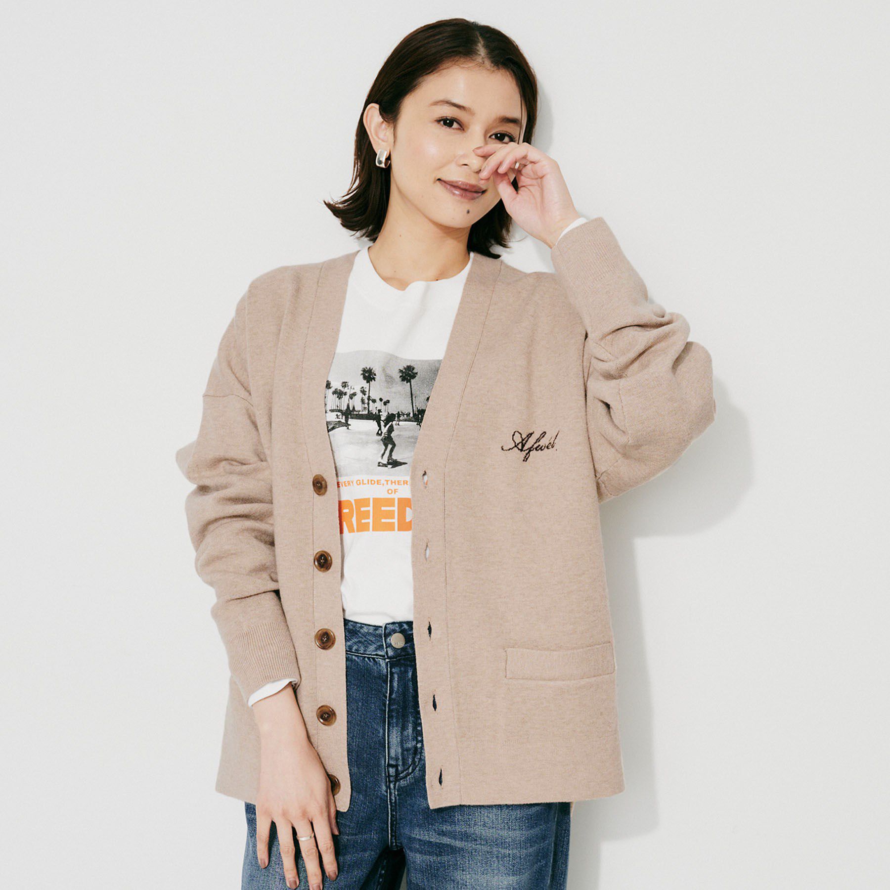 UNTITLED「【St．Johns 3rd Club】ロゴVネック カーディガン」|カーディガン|ベージュ(052)