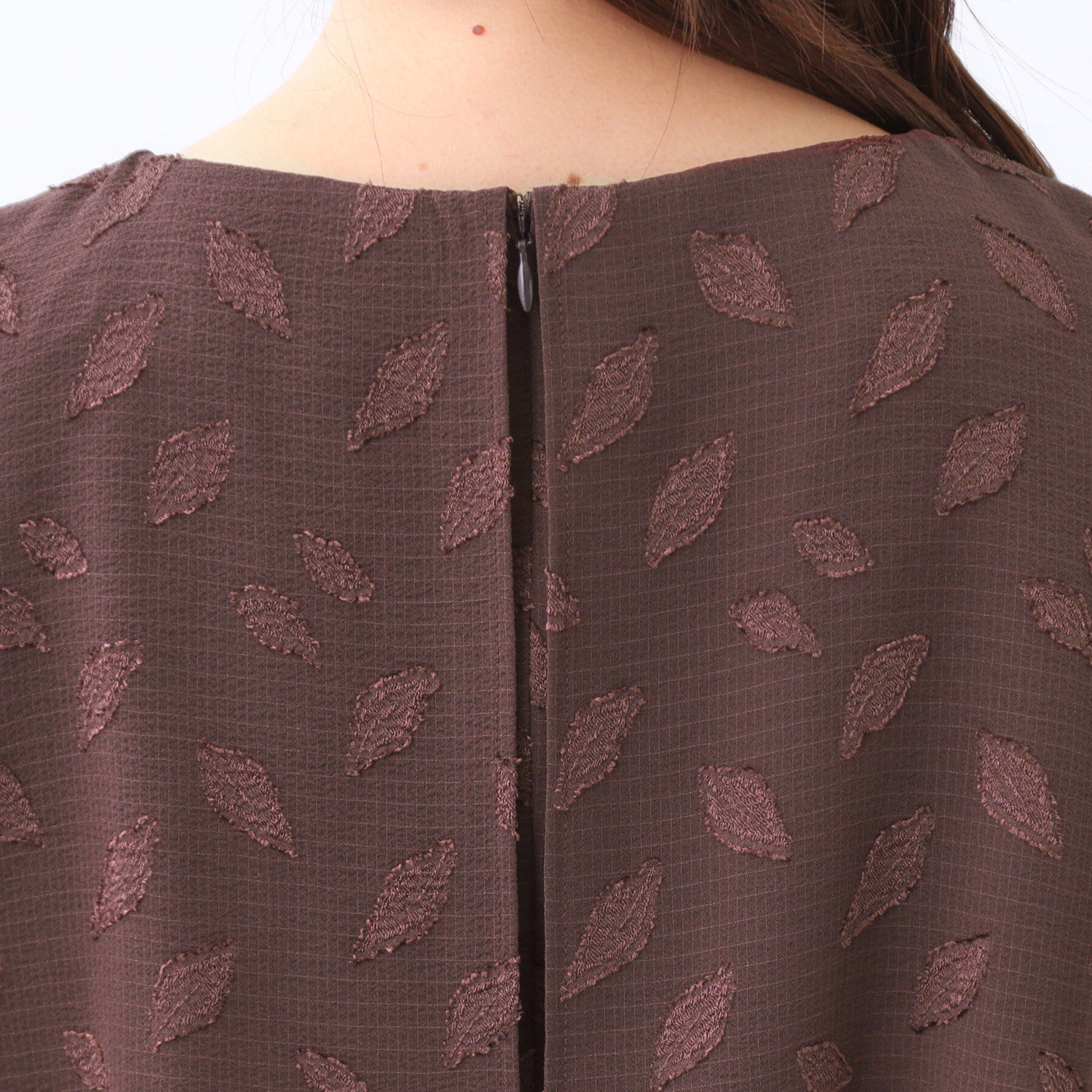 Reflect「【撥水／二の腕カバー／付属リボン付き】ケープデザインノースリーブワンピース」|ワンピース|