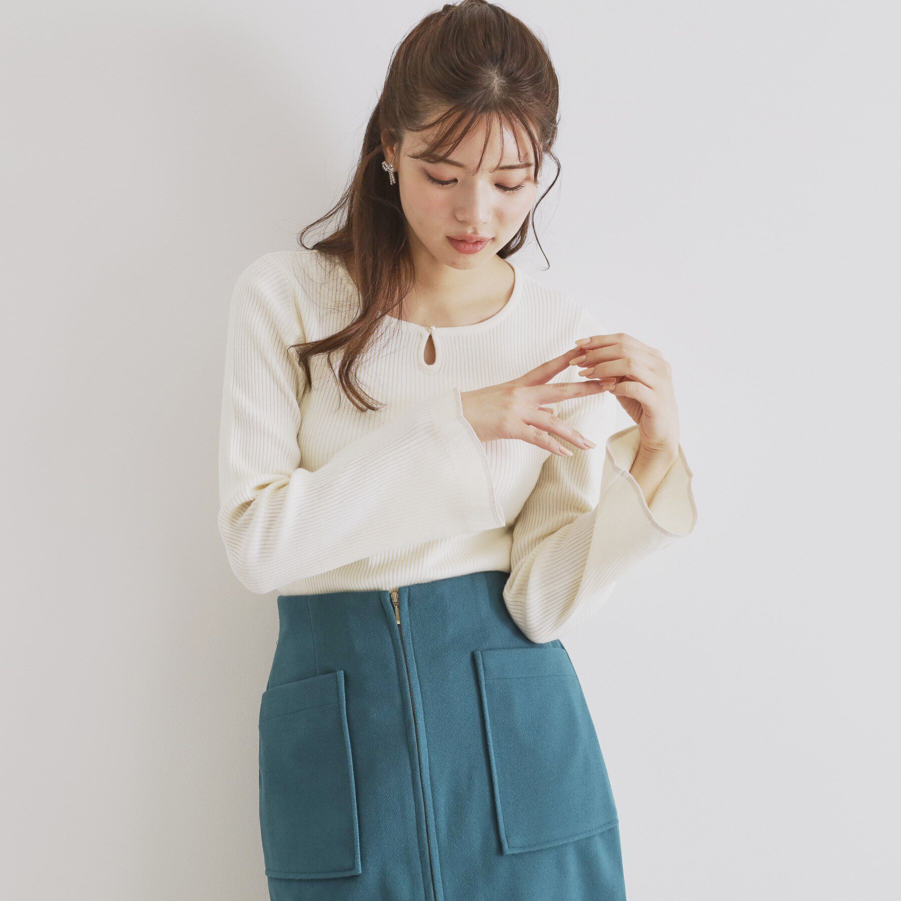 index「フロントパール袖フリルリブニット【洗濯機洗い可】」|ニット・セーター|