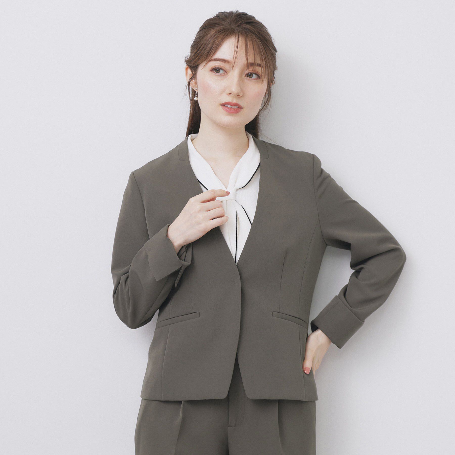 index「ストレッチノーカラージャケット/セットアップ対応【洗濯機洗い可/イージーアイロン/防シワ】」|ノーカラージャケット|トープ(054)