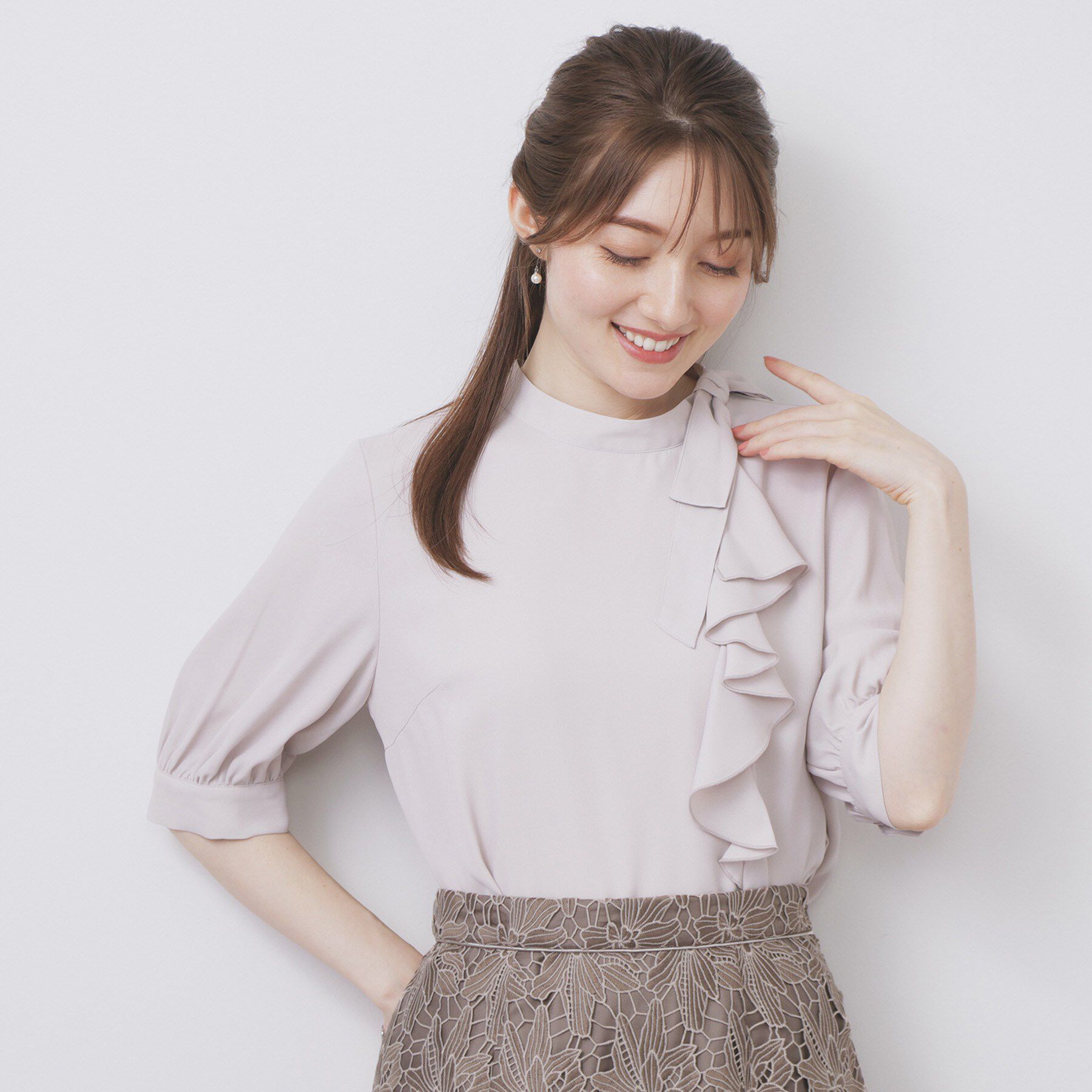 index「ロールカラーアシメフリルリボンブラウス【洗濯機洗い可/イージーアイロン】」|シャツ・ブラウス|