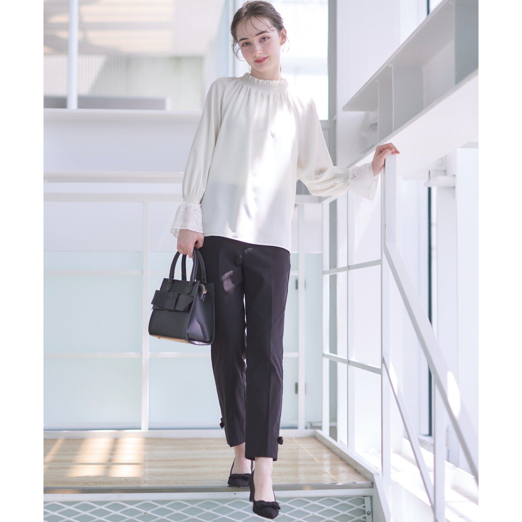 Couture broach「【オトナ可愛い・体型カバーが叶う】シャーリングネック レース袖チュニック」|シャツ・ブラウス|