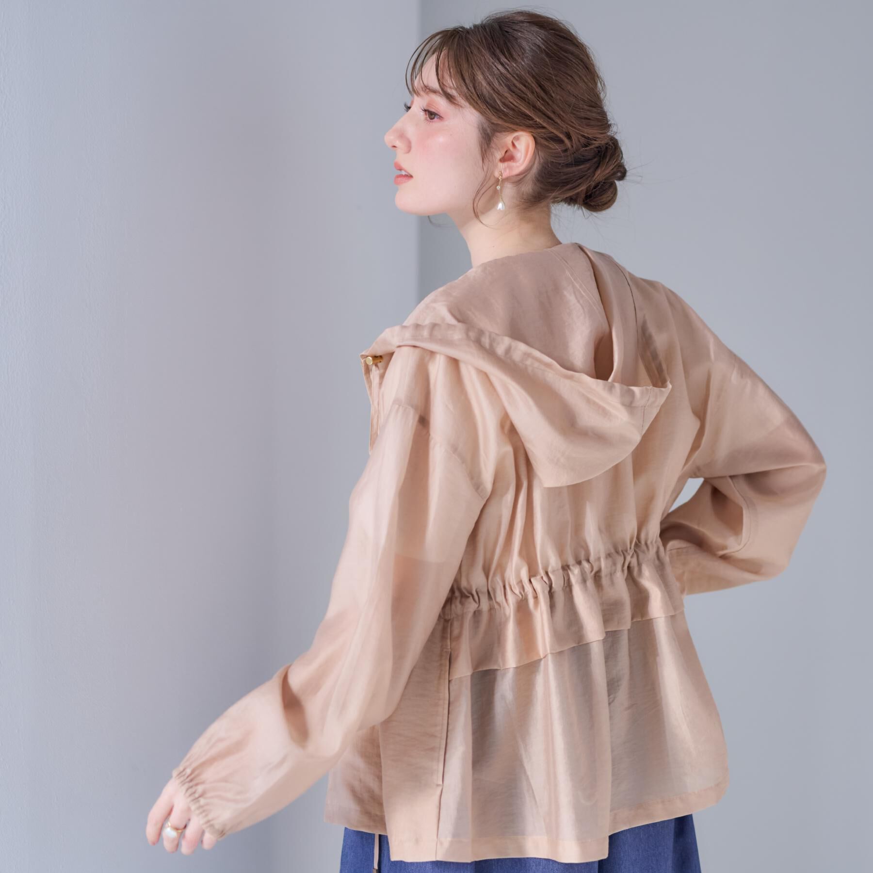Couture broach「【オシャレな透け感・ペプラム】愛されシアーマンパ」|ブルゾン・スタジャン|ピンクベージュ(05
