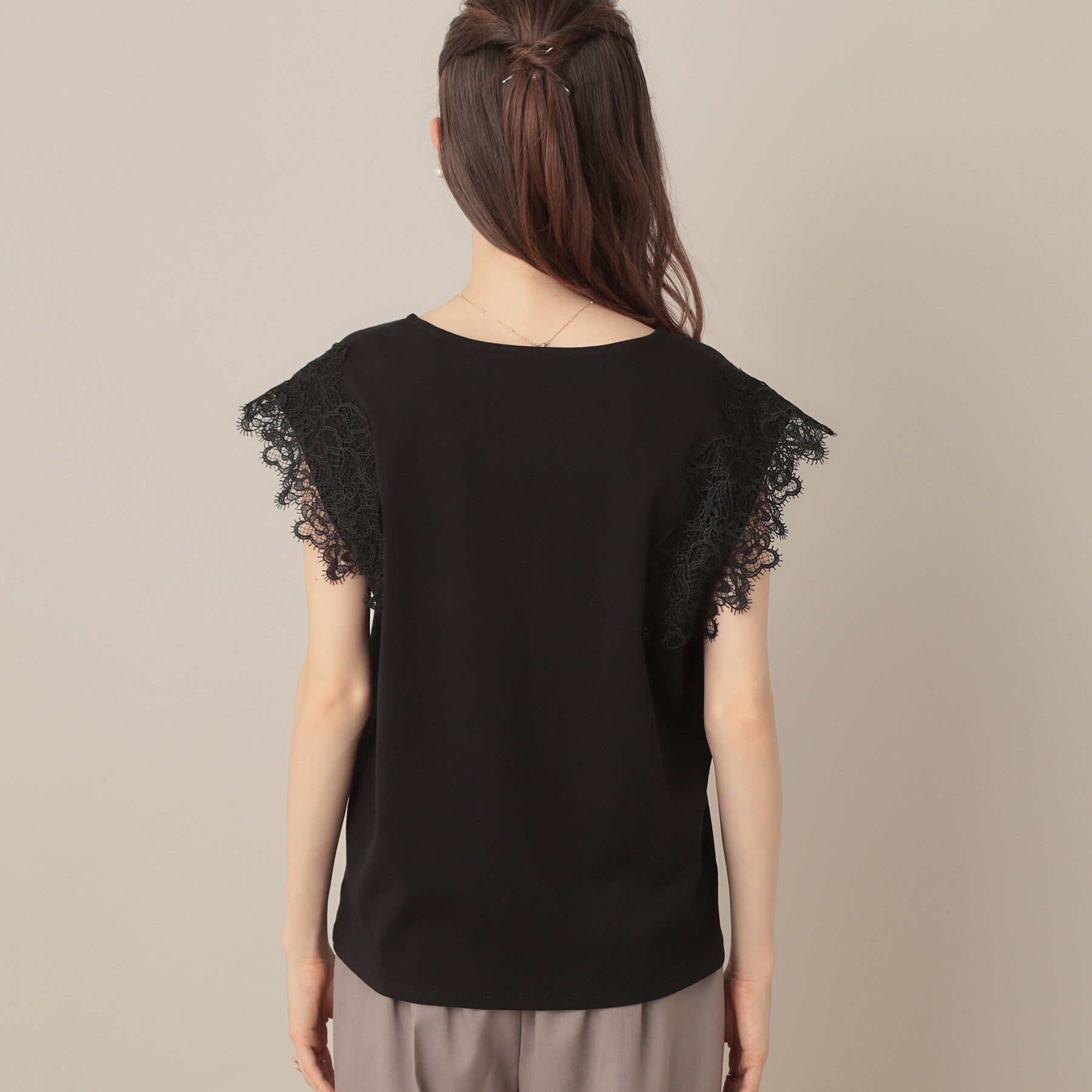 Couture broach「【マシンウォッシャブル・UVケア・接触冷感】フレンチ肩レースカットソー」|Tシャツ・カットソー|