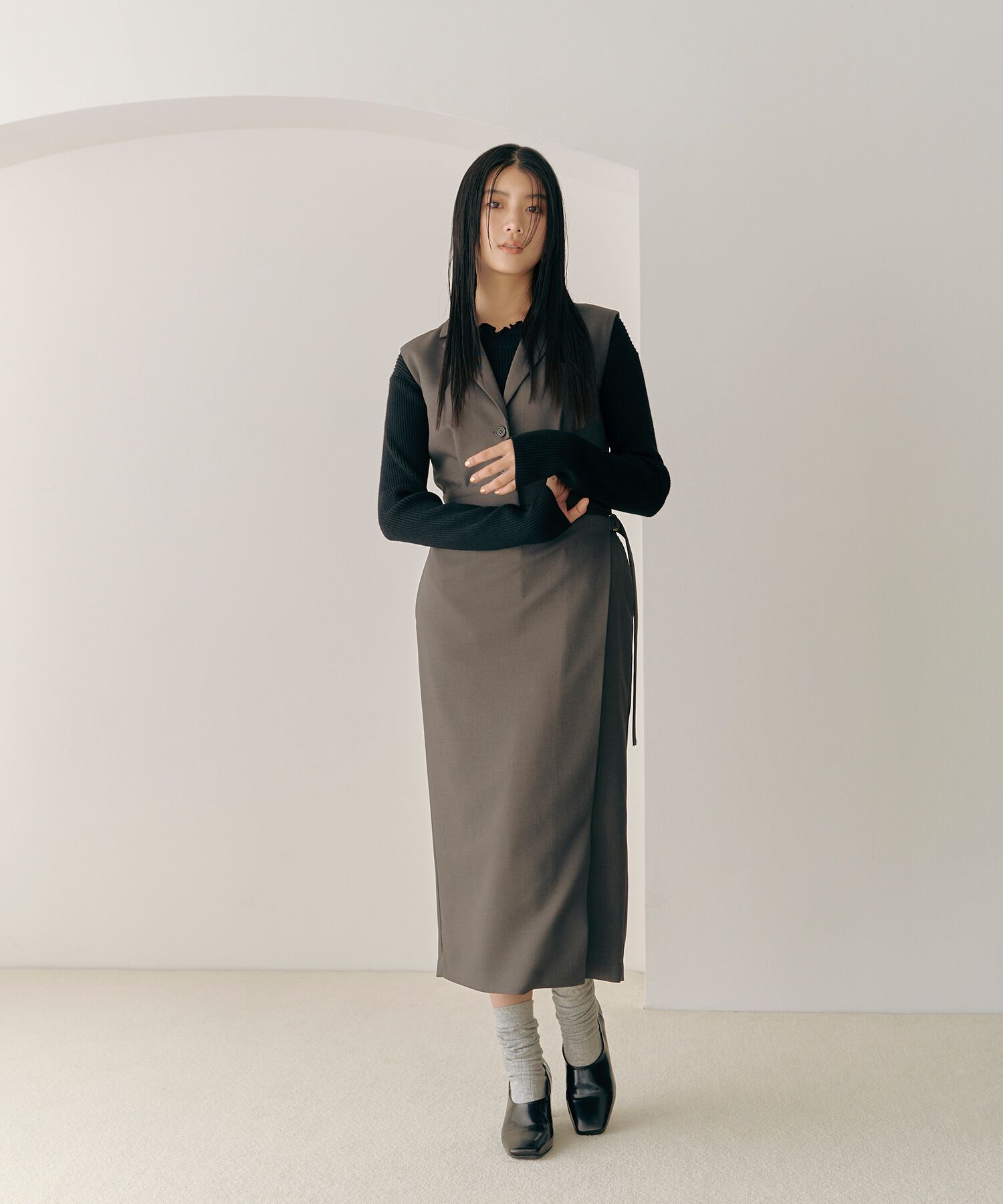  「ラップ風テイラードジャンパースカート」|ワンピース|チャコール1