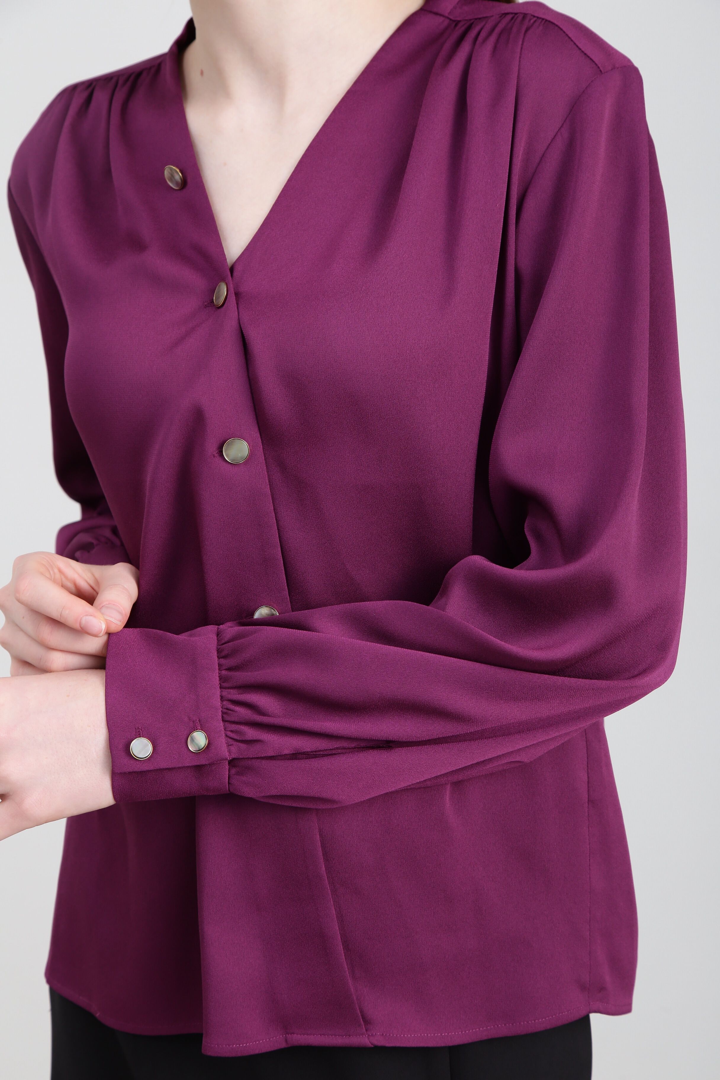  「◆Ｖネックボタンブラウス」|シャツ・ブラウス|