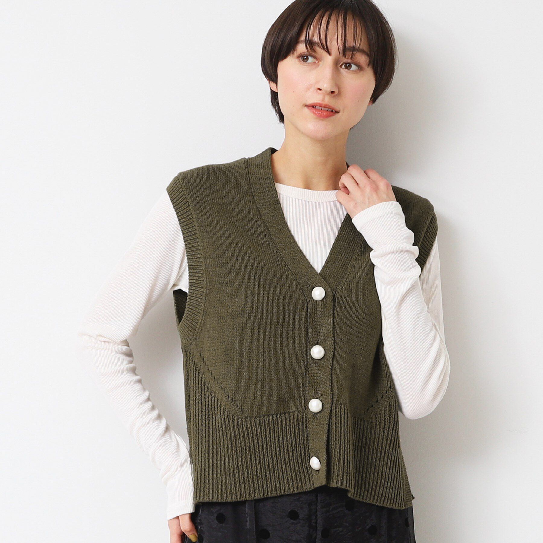 Dessin「【洗える】パール調ボタン付きニットジレ」|ベスト・ジレ|