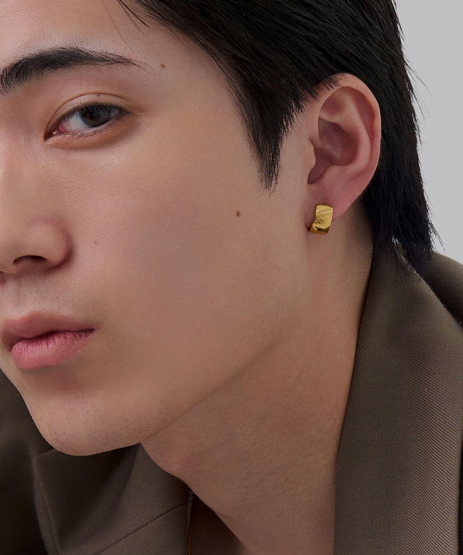 Phoebe「【金属アレルギー対応】ワンタッチワイドフープミニピアス　ゴールド/サージカルステンレス」|ピアス|