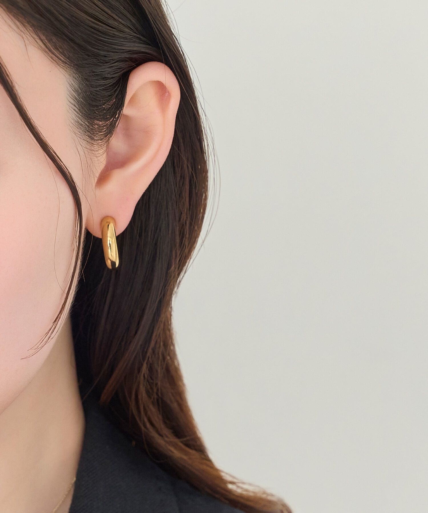 Phoebe「【金属アレルギー対応】ボリュームフープピアス　ゴールド/サージカルステンレス」|ピアス|