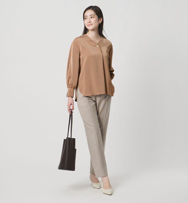 UNITED ARROWS「サテン Vネック ブラウス ‐ウォッシャブル‐」|シャツ・ブラウス|MD.BROWN