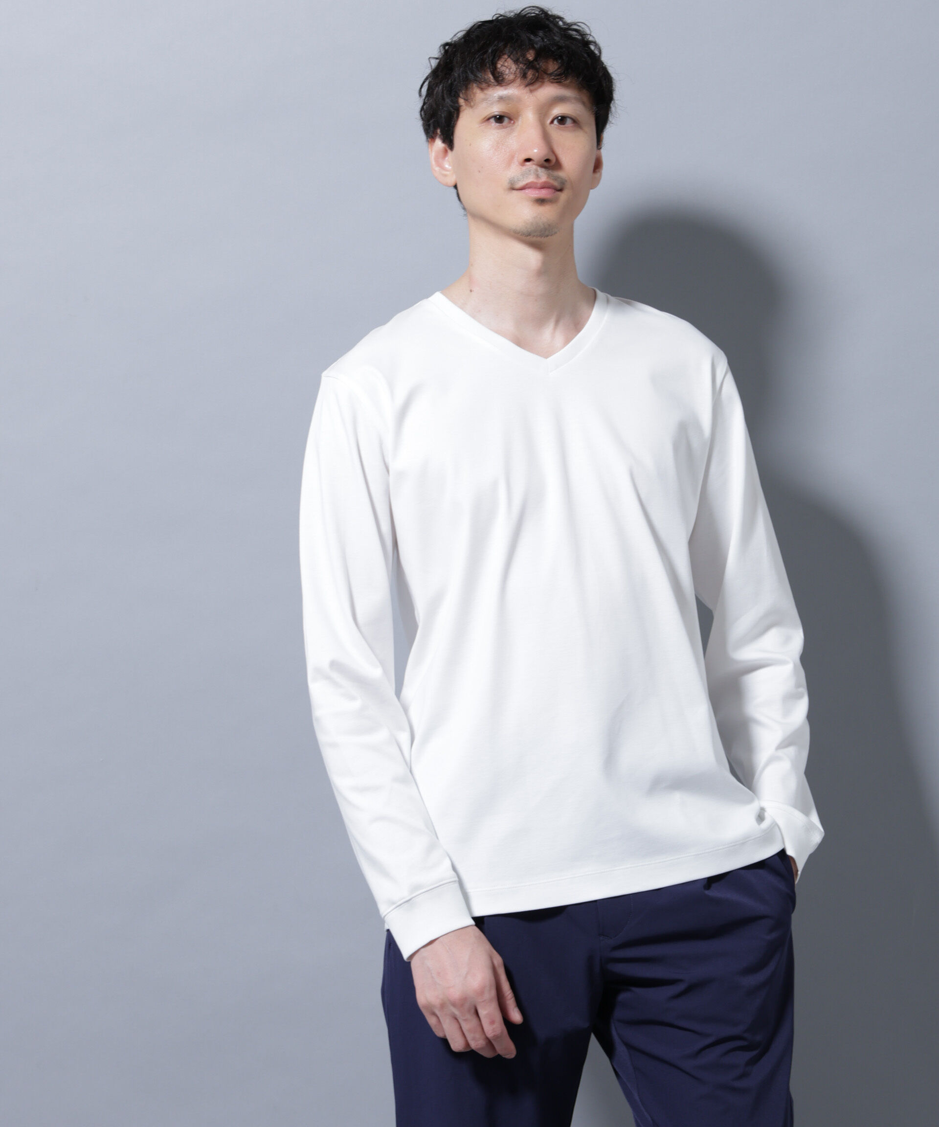 nano･universe「アンチスメルVネックTシャツ 長袖」|Tシャツ・カットソー|