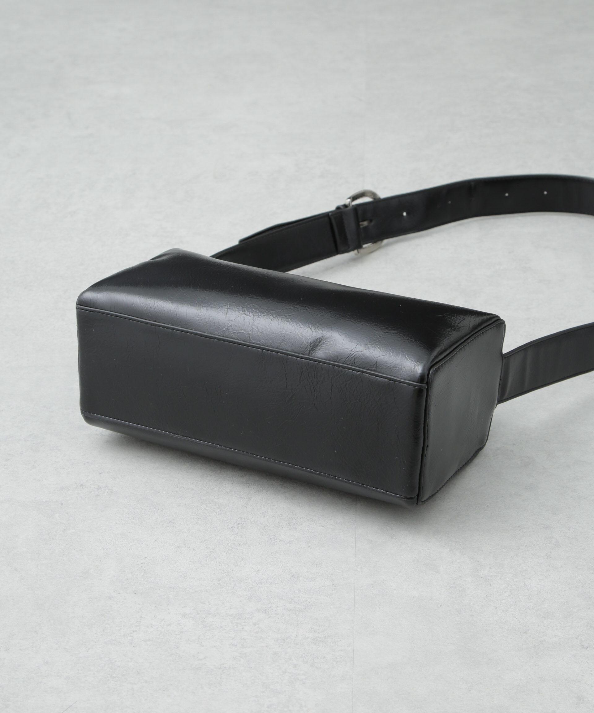 nano･universe「ワンショルダーボディーバッグ」|ショルダー・メッセンジャー|