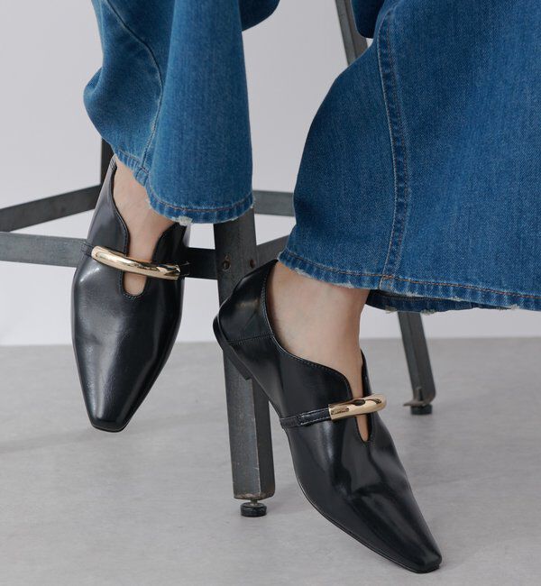  「【洗練された雰囲気に】ゴールドモチーフフラットシューズ」|その他|