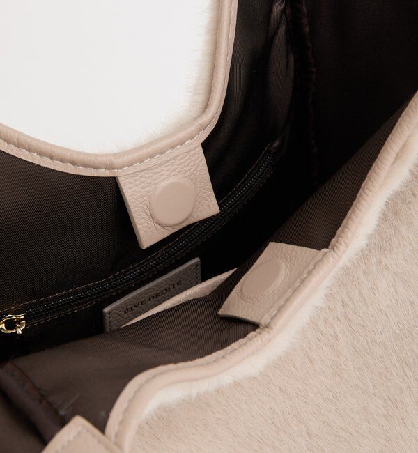  「【コーデの主役に】ポーチ付きフェイクファートート」|クラッチバッグ|