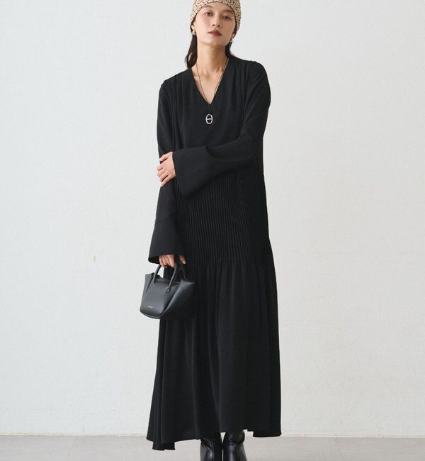  「プリーツVワンピース」|ワンピース|