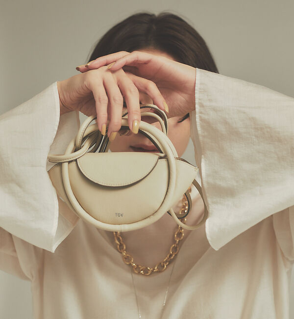 qualite「【TOV】コンパクトショルダー」|ショルダー・メッセンジャー|アイボリー