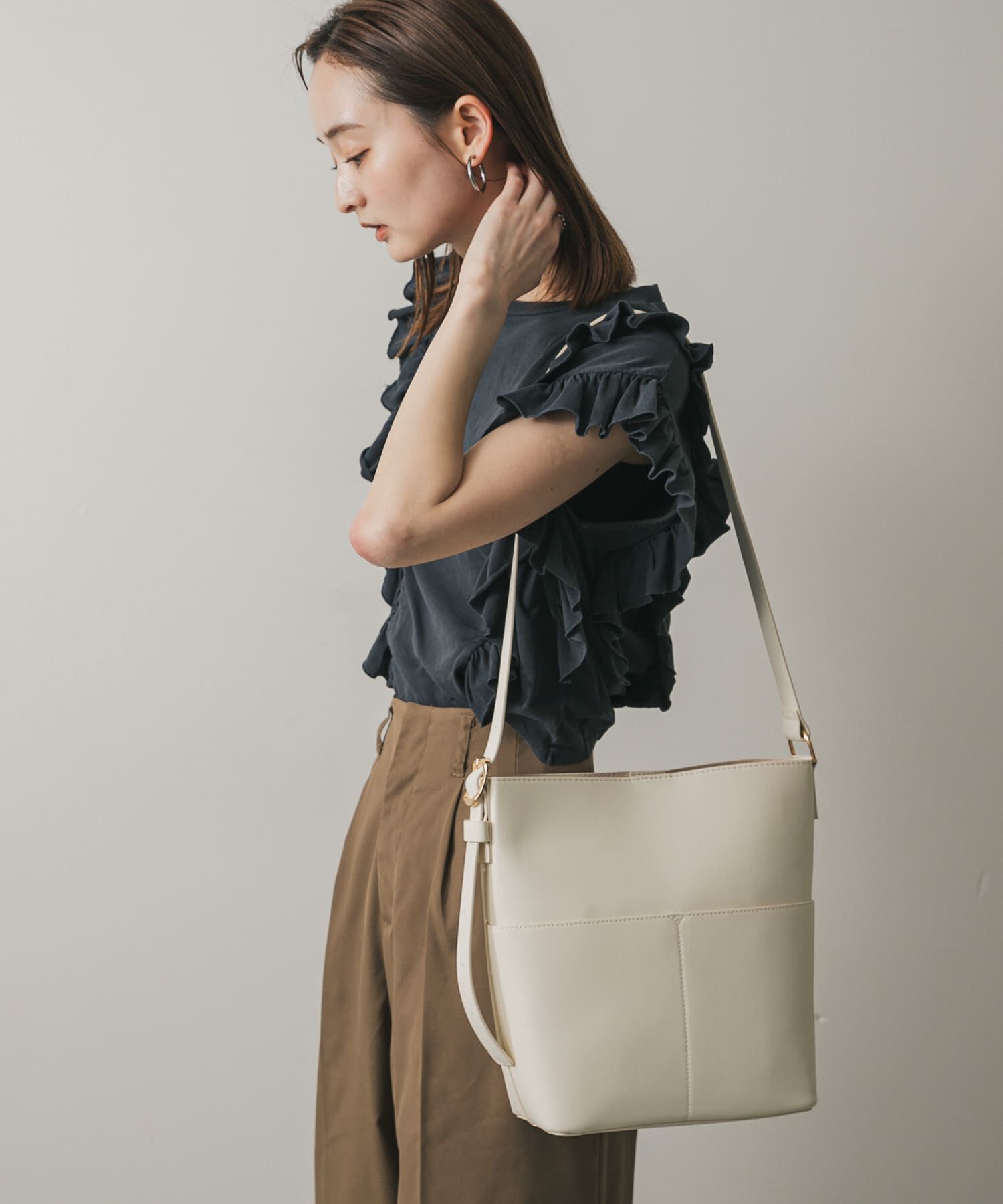 SENSE OF PLACE by URBAN RESEARCH「『防汚』アウトポケットショルダーバッグ」|ショルダー・メッセンジャー|