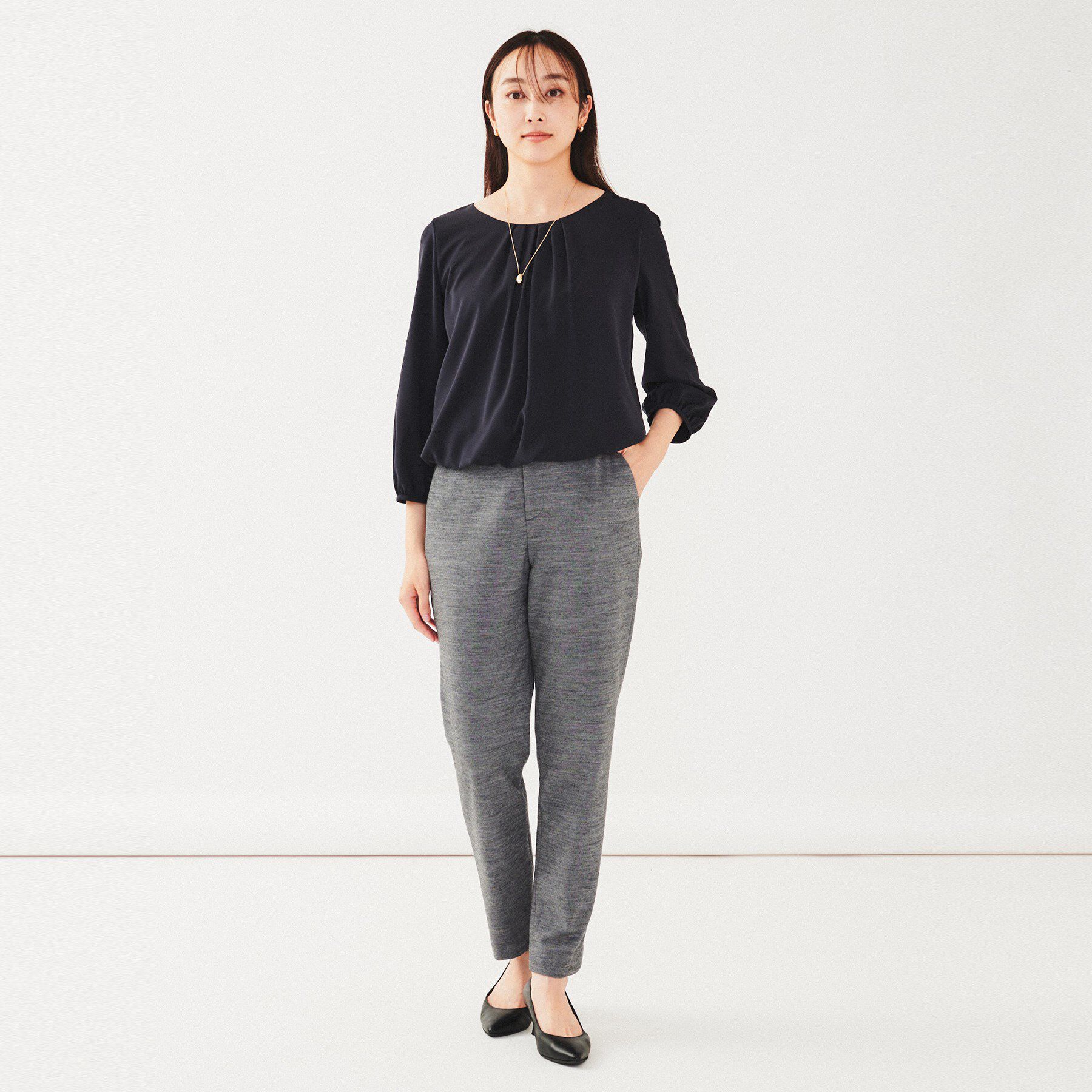 UNTITLED「【透けにくい/通勤】パウダリー タックブラウス」|シャツ・ブラウス|