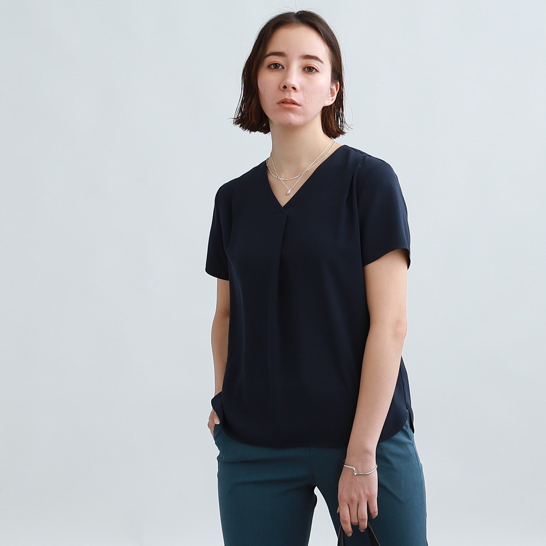 INDIVI「【洗える/通勤/UVケア/接触冷感】タックブラウス」|シャツ・ブラウス|ネイビー(093)