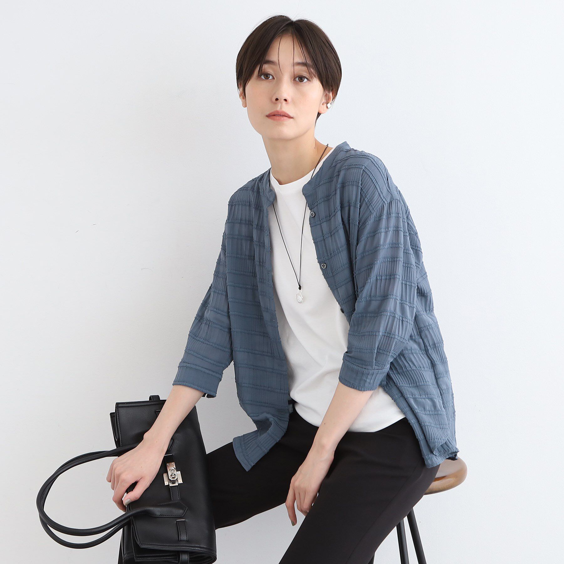 INDIVI「【洗える】シャーリングバンドカラーブラウス」|シャツ・ブラウス|ブルー(693)