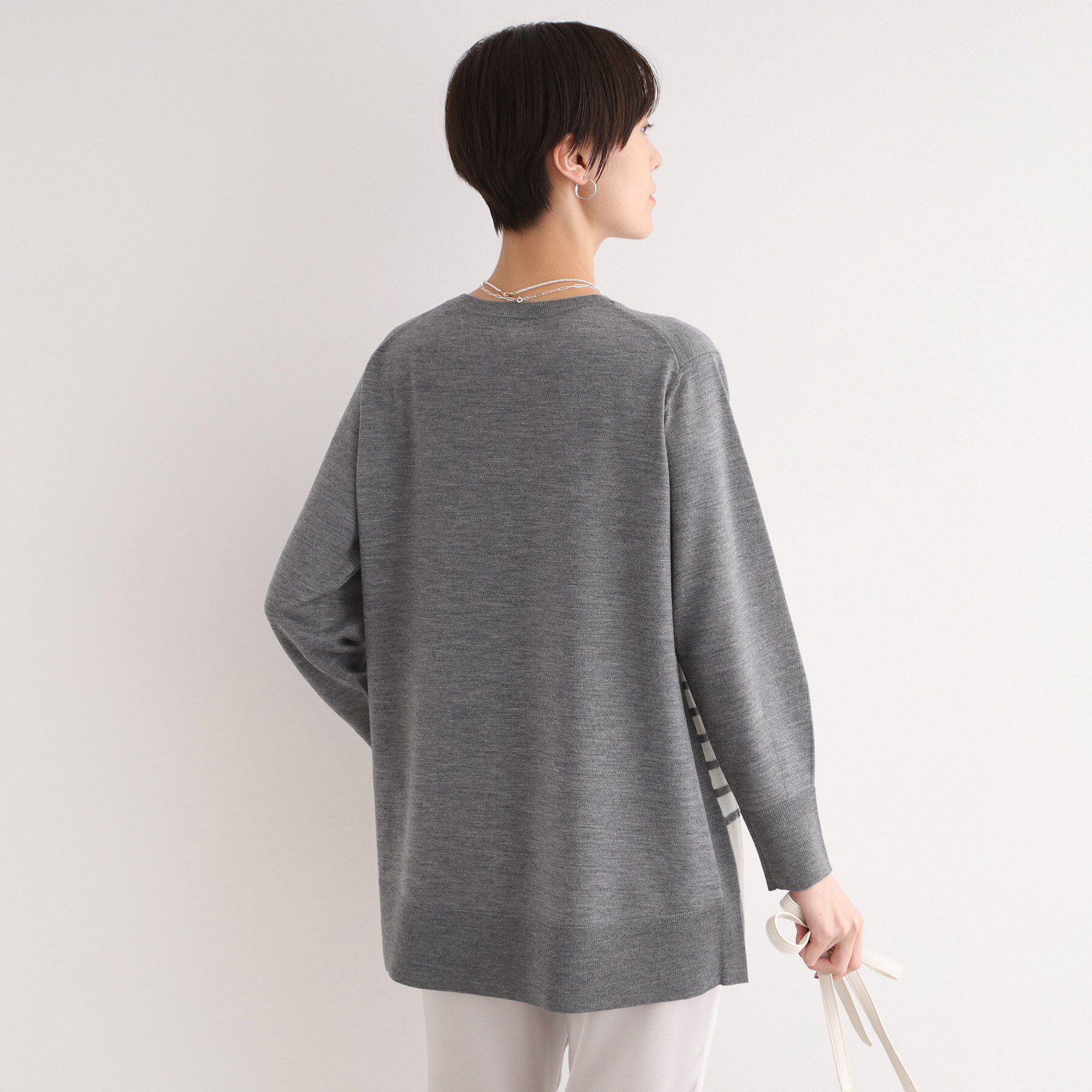 INDIVI「【洗える／チュニック丈／ボーダー柄】スリットデザインVネックニット」|ニット・セーター|