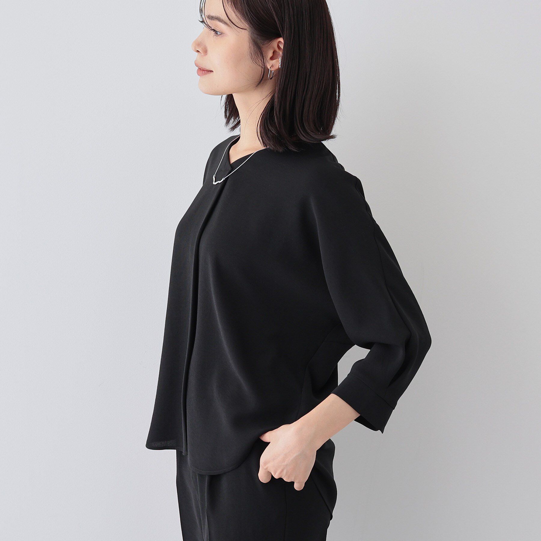 INDIVI「【着る日傘/遮熱/UVケア】Vネックドルマンスリーブブラウス」|シャツ・ブラウス|